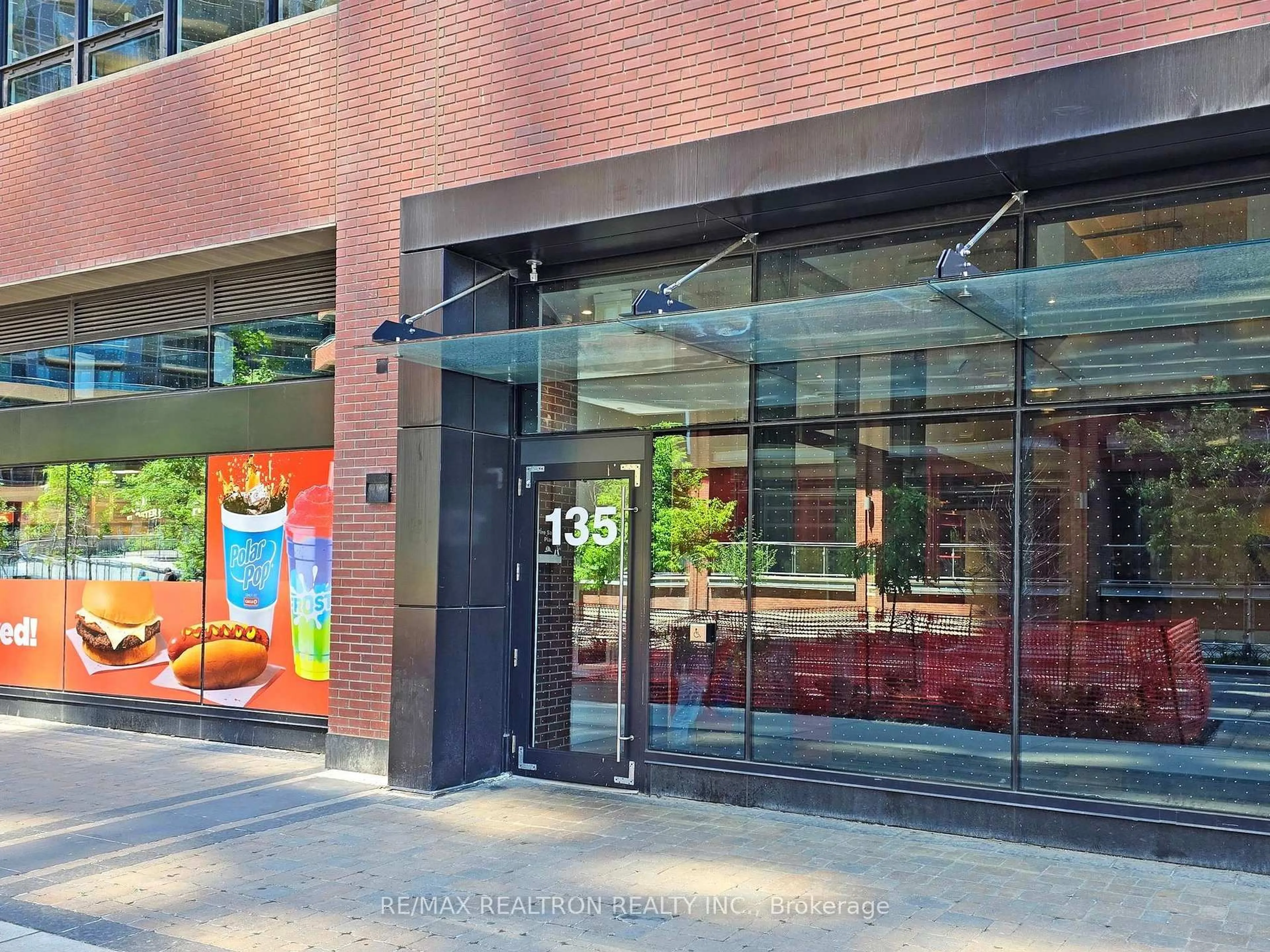 Indoor foyer for 135 East Liberty St #1603, Toronto Ontario M6K 3P6