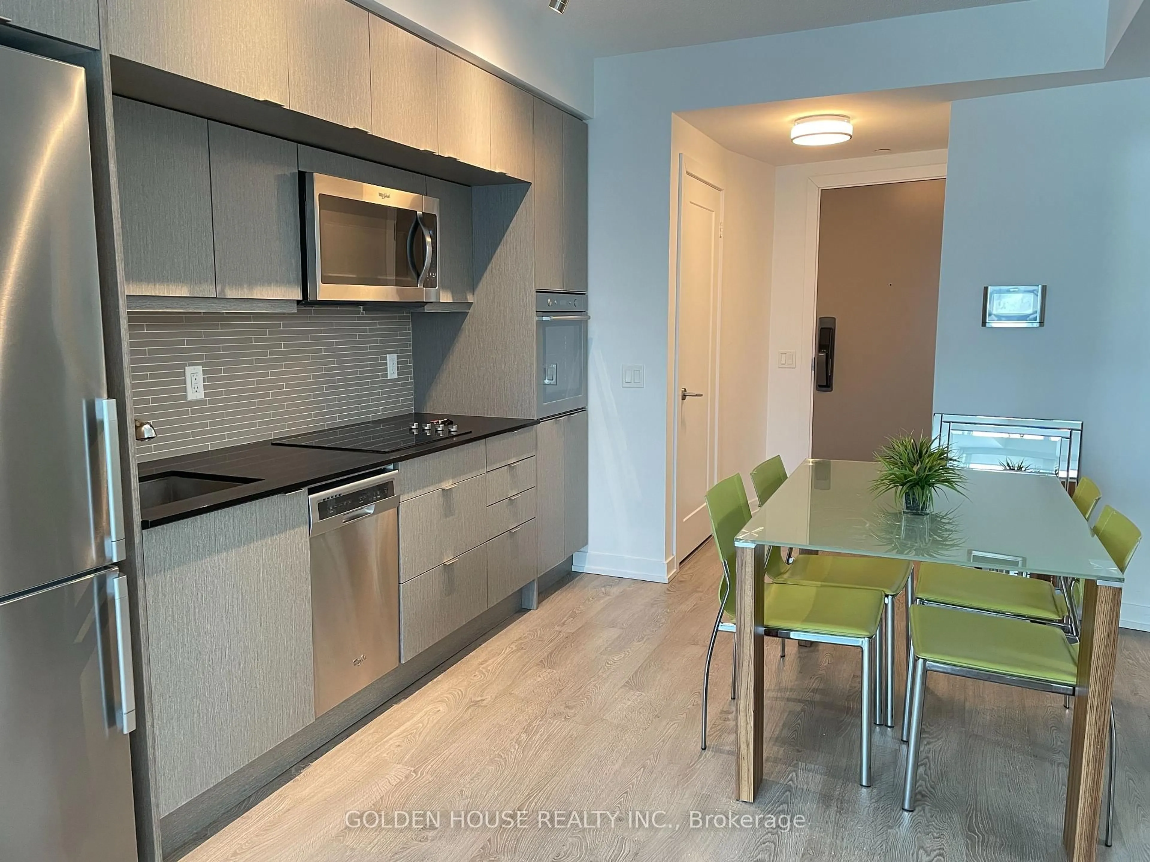 Standard kitchen, unknown for 10 York St #1602, Toronto Ontario M5J 0E1