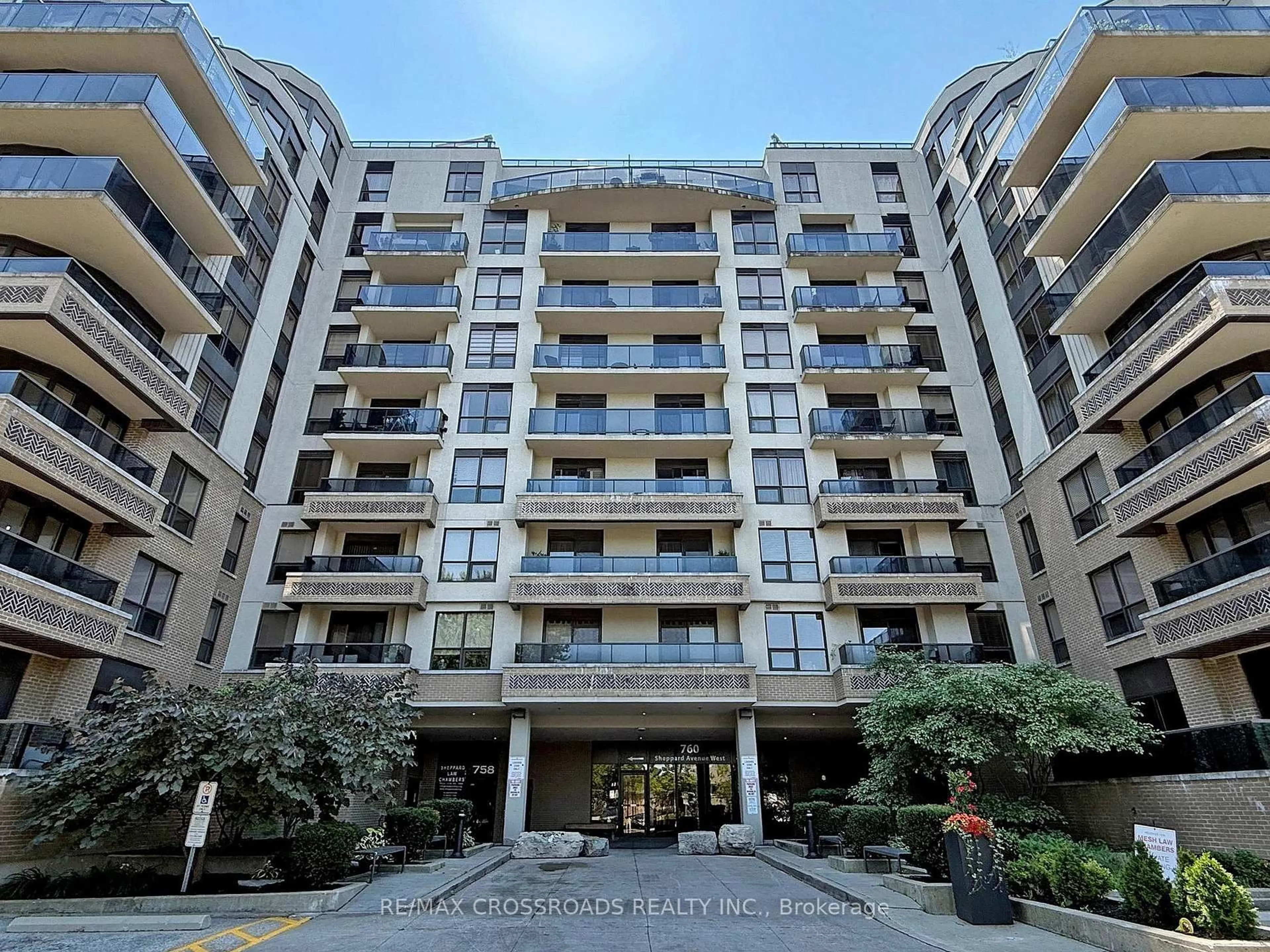 Indoor foyer for 760 Sheppard Ave #103, Toronto Ontario M3H 0B3