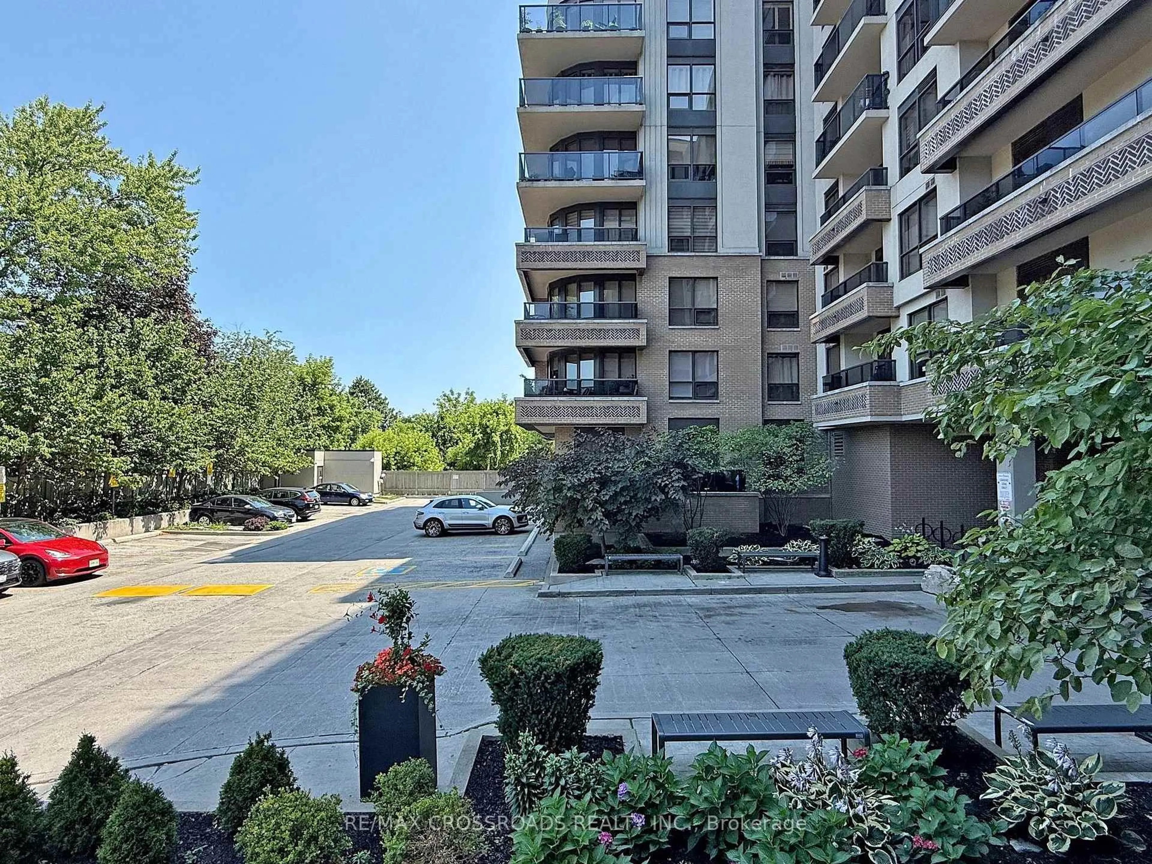 A pic from outside/outdoor area/front of a property/back of a property/a pic from drone, city buildings view from balcony for 760 Sheppard Ave #103, Toronto Ontario M3H 0B3