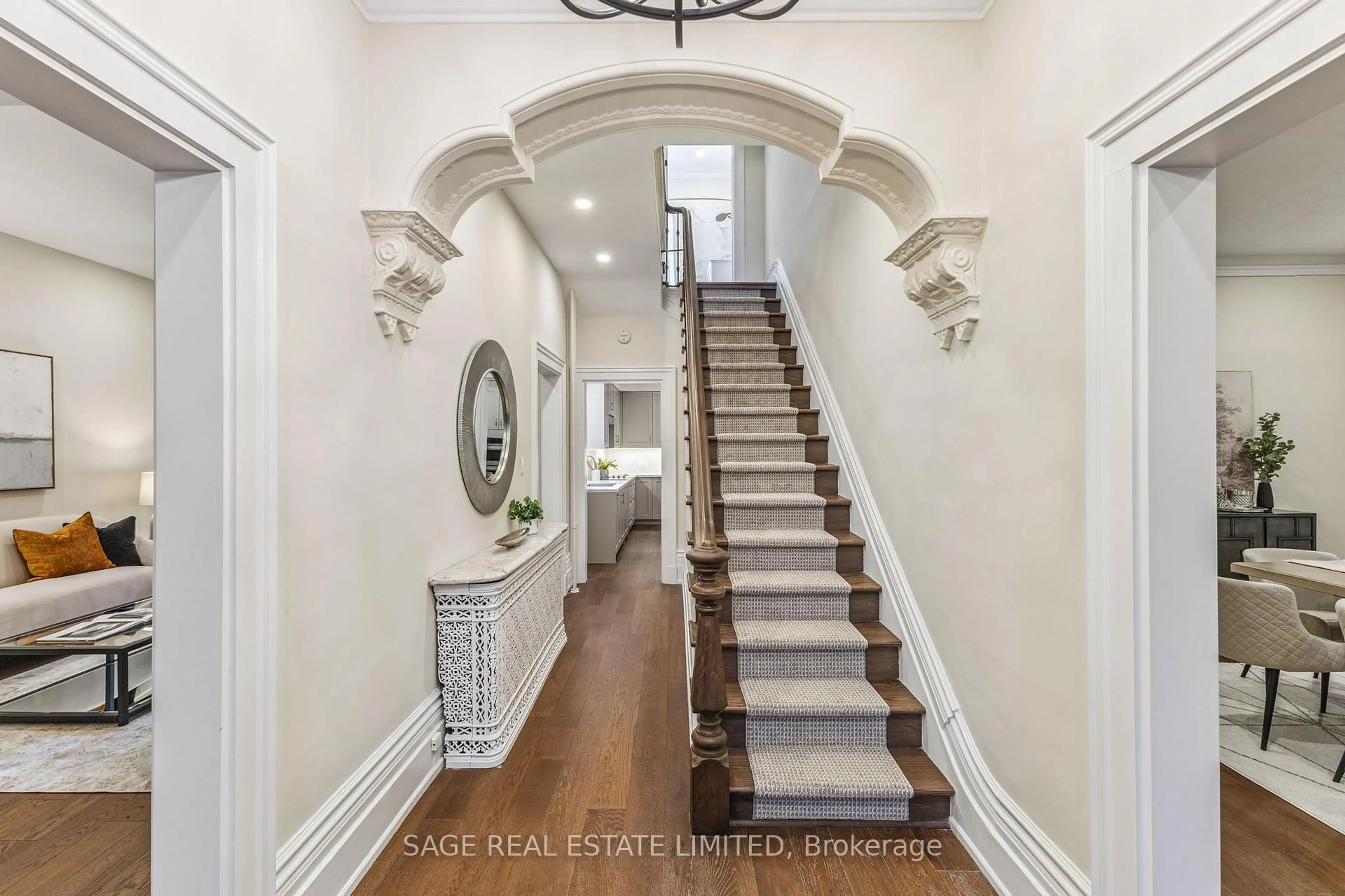 Indoor entryway for 14 Halton St, Toronto Ontario M6J 1R3
