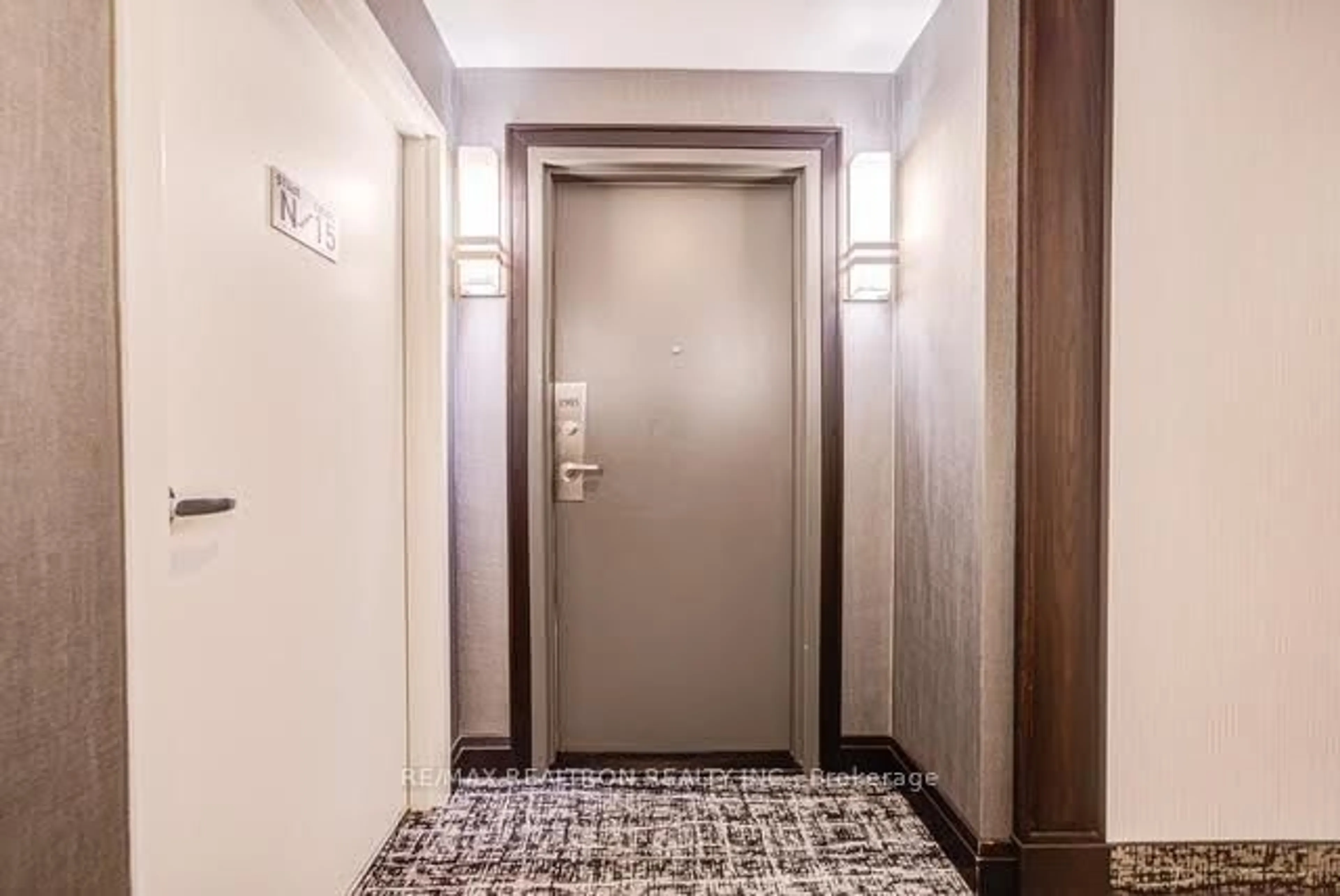 Indoor foyer for 5460 Yonge St #1505, Toronto Ontario M2N 6K7