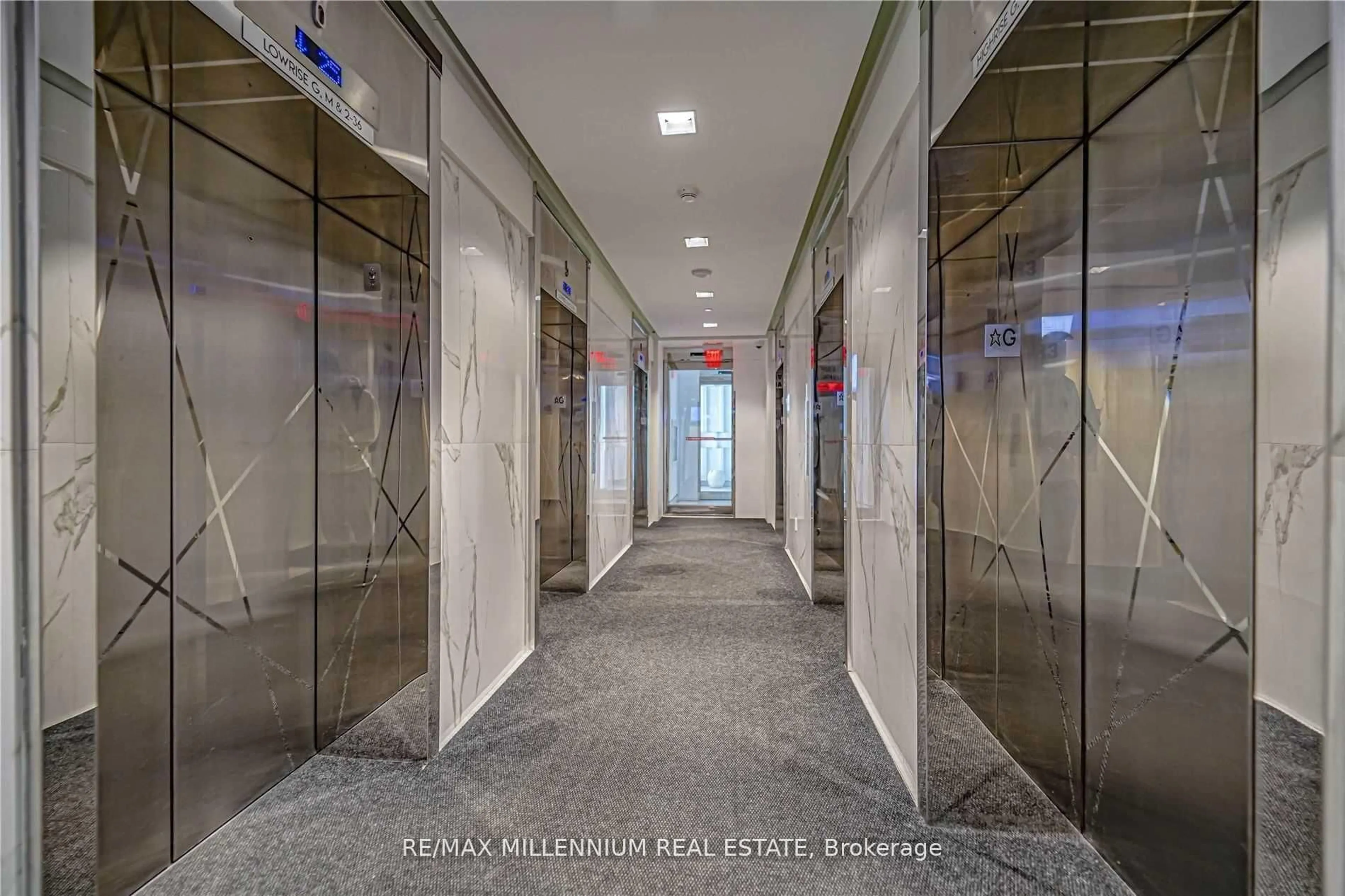 Indoor foyer for 14 York St #3612, Toronto Ontario M5J 2Z2