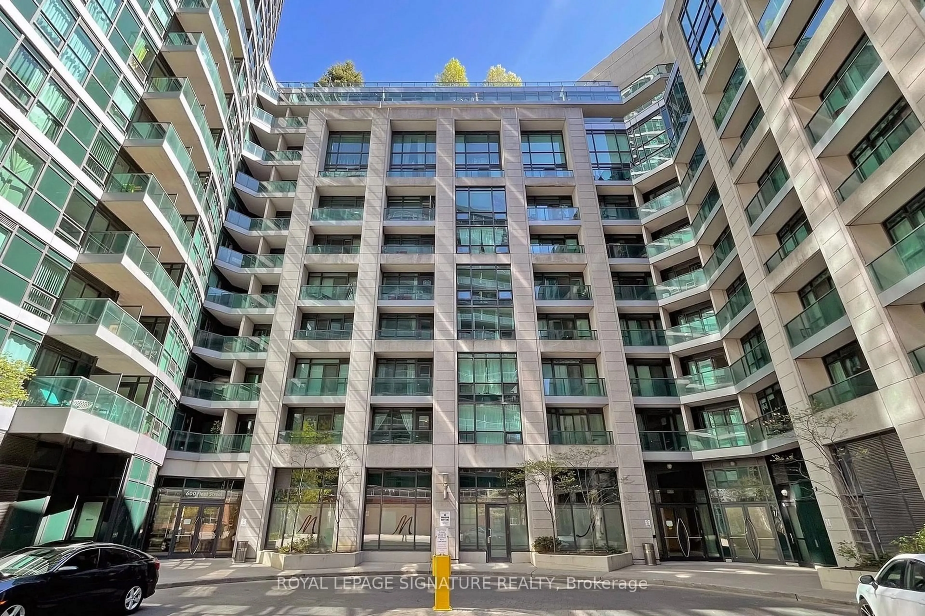 Indoor foyer for 600 Fleet St #1012, Toronto Ontario M5V 1B7