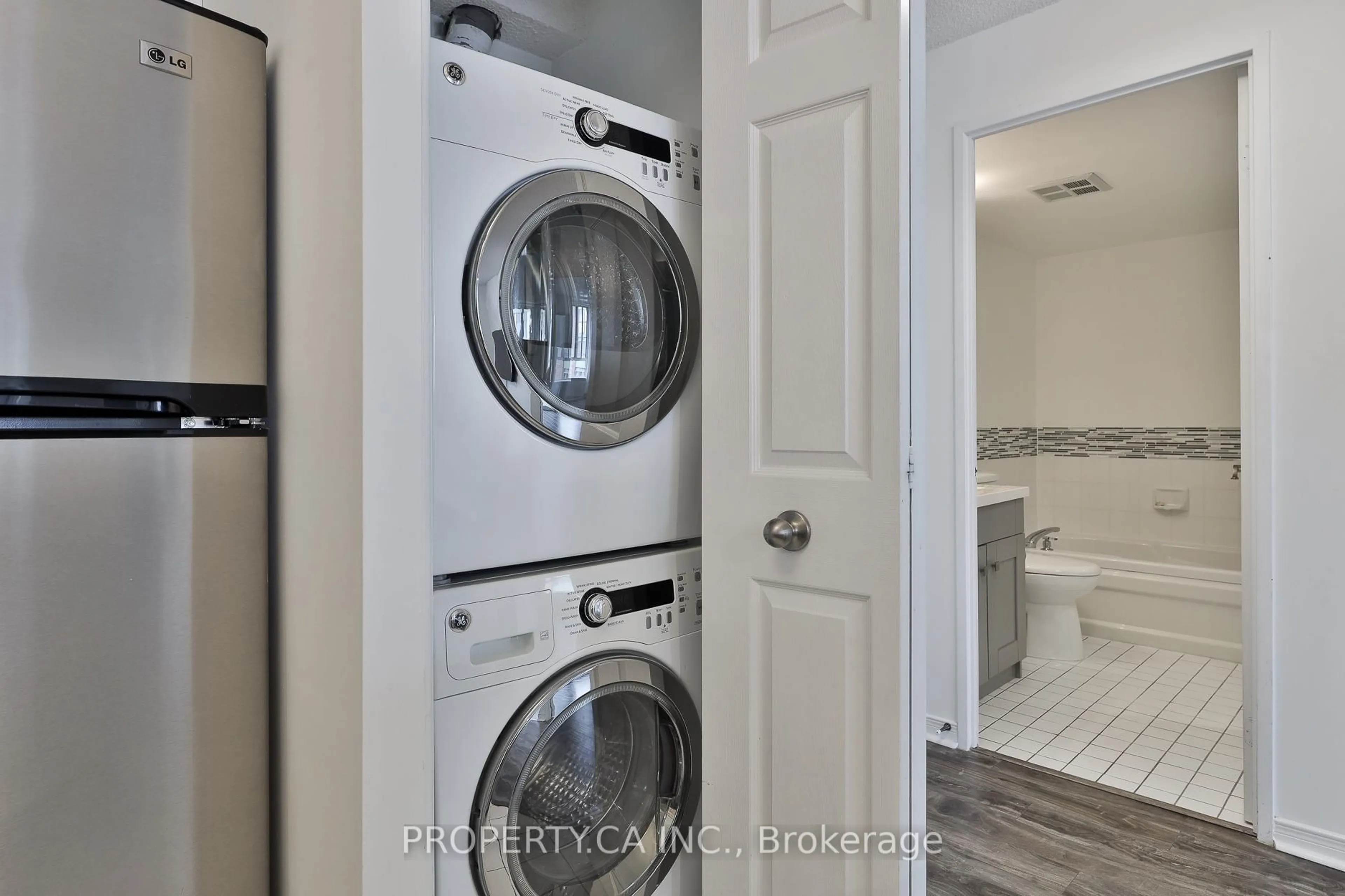 Laundry room for 801 King St #804, Toronto Ontario M5V 3C9