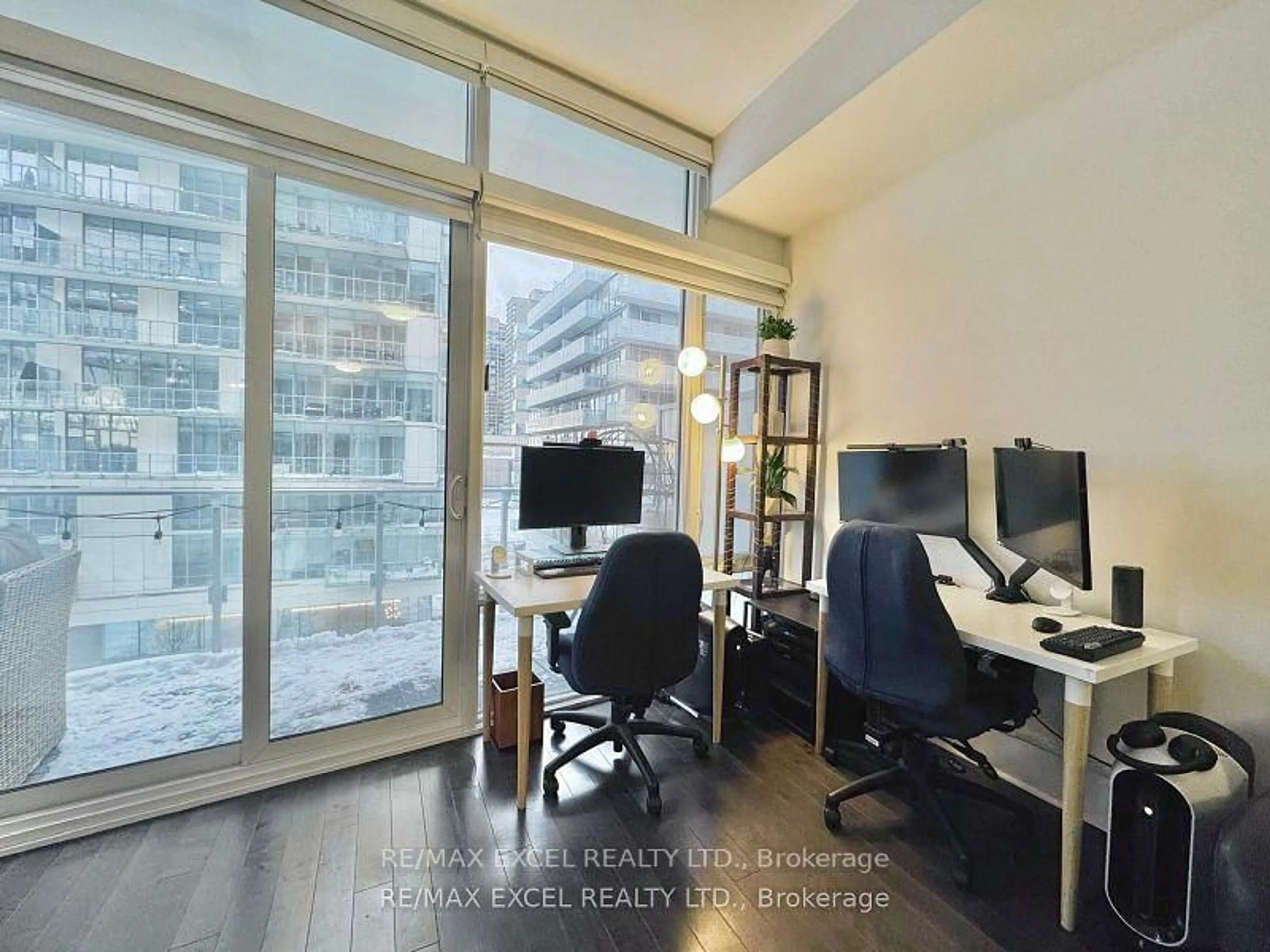 A pic of a room for 29 Queens Quay #528, Toronto Ontario M5E 0A4