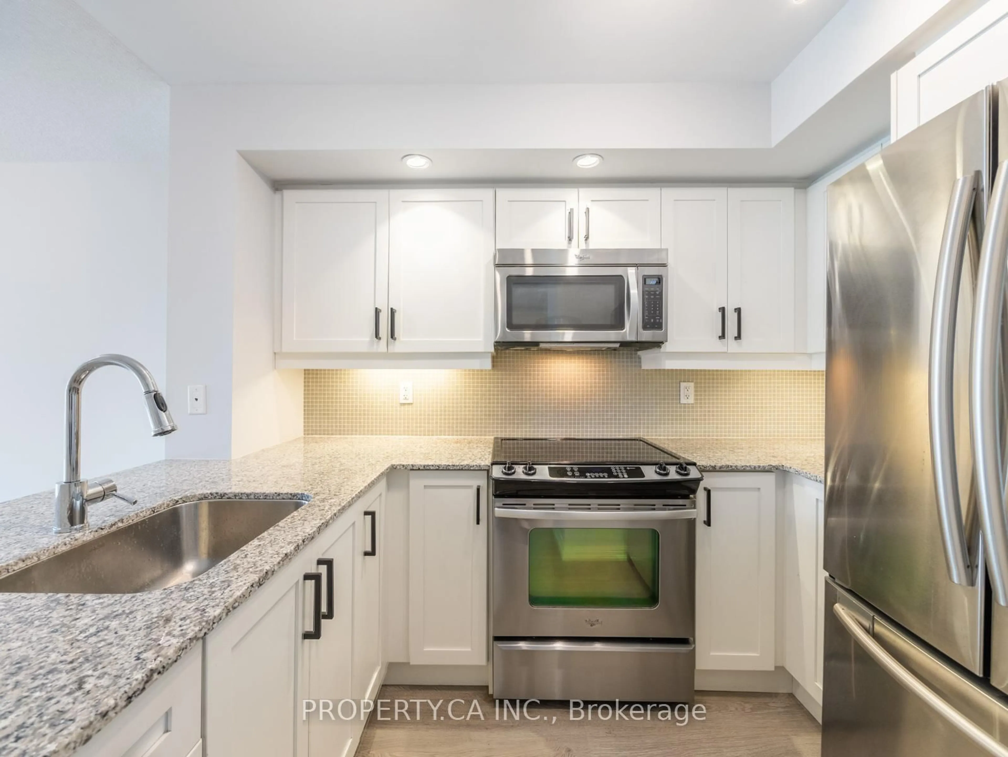 Standard kitchen, ceramic/tile floor for 85 East Liberty St #820, Toronto Ontario M6K 3R4