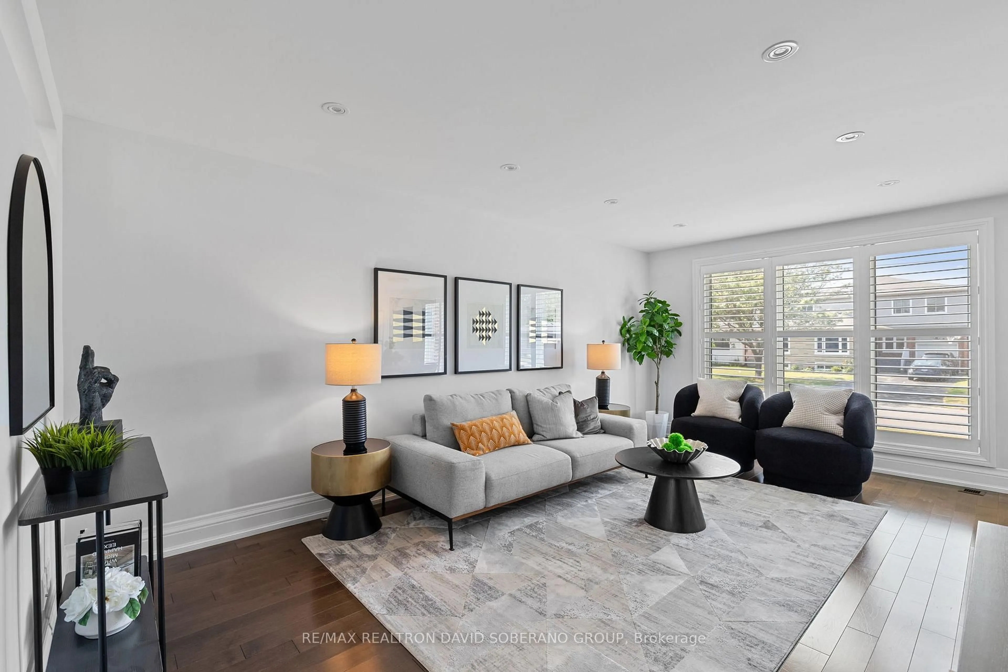 Living room with furniture, unknown for 207 Searle Ave, Toronto Ontario M3H 4B6