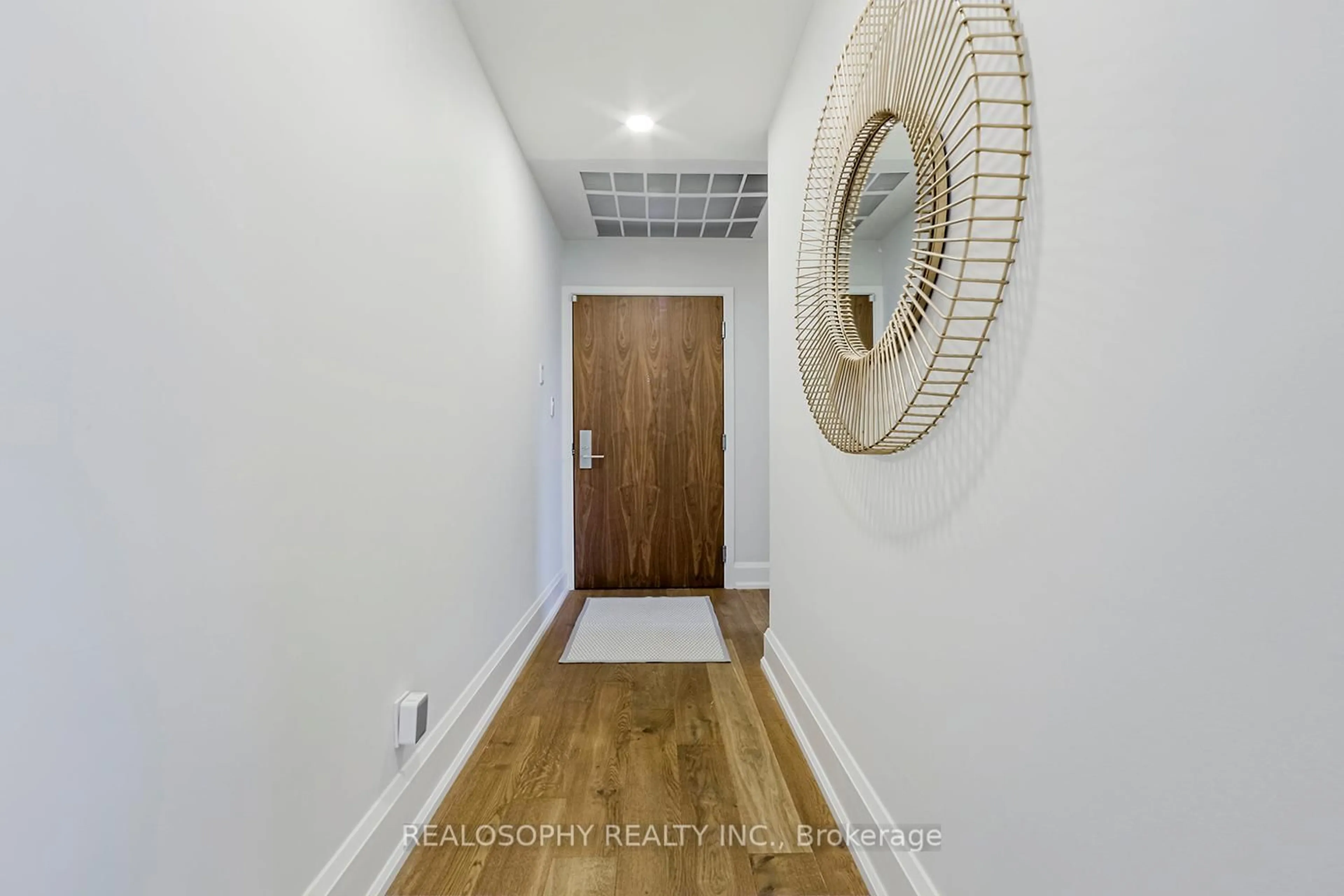 Indoor entryway for 1657 Bathurst St #4A, Toronto Ontario M5P 3J8