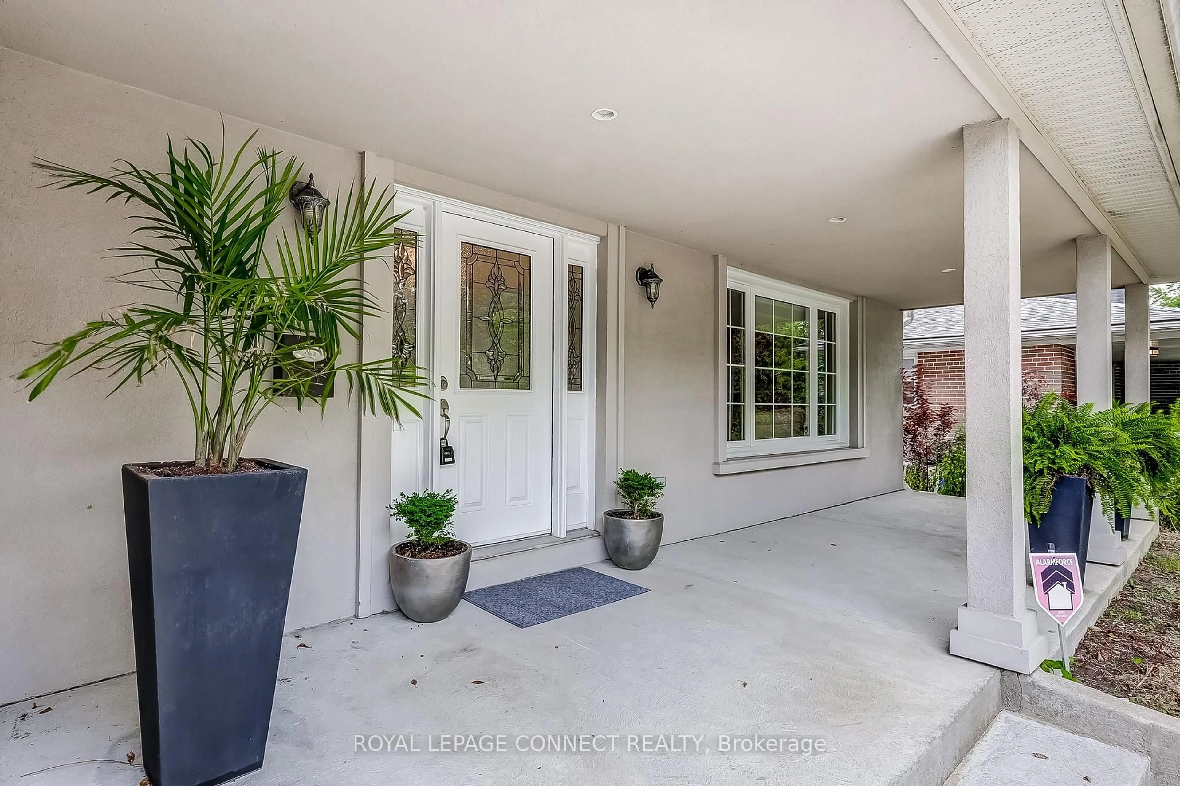 Indoor entryway for 73 Cassandra Blvd, Toronto Ontario M3A 1S7