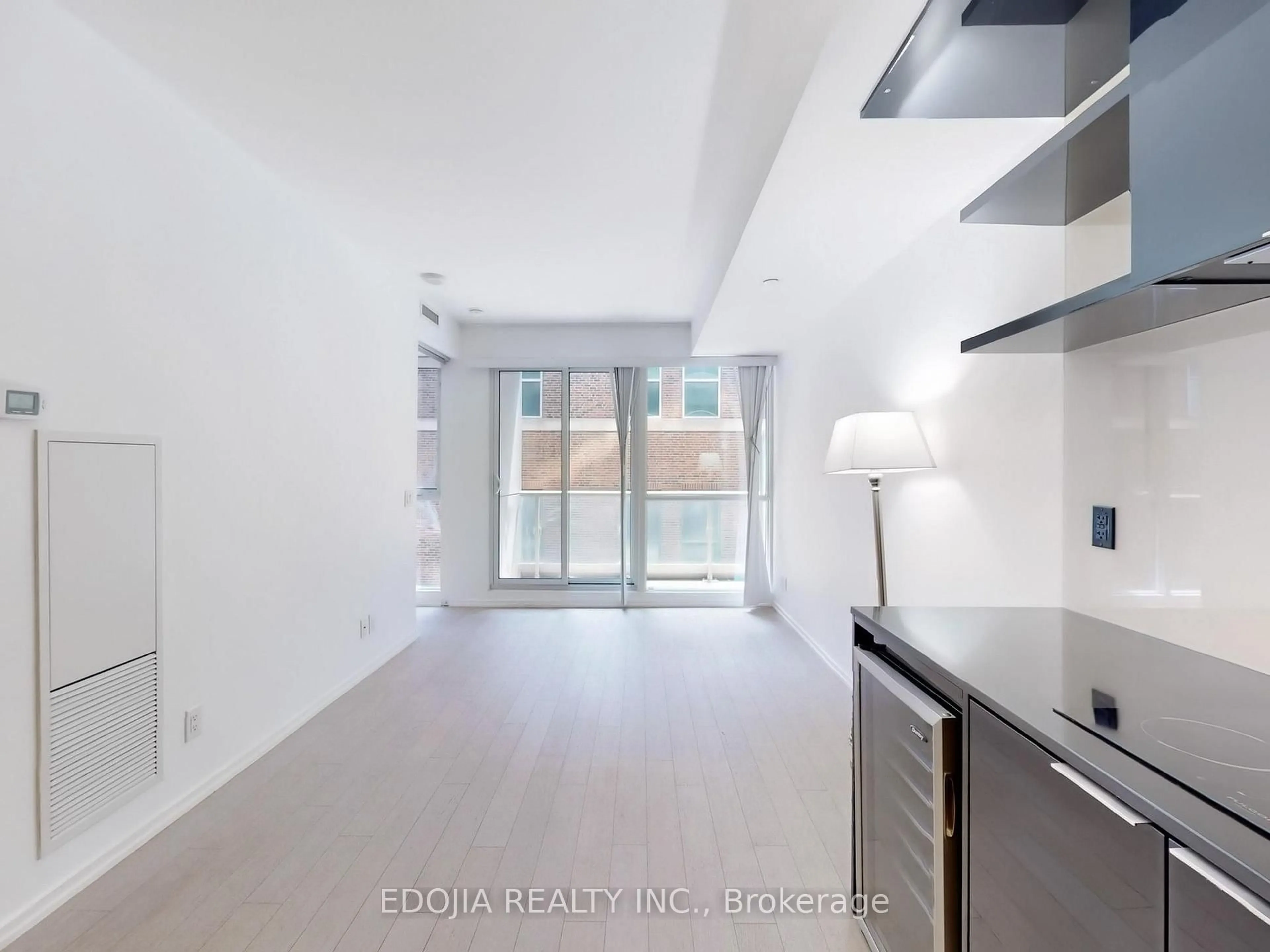 A pic of a room for 70 Temperance St #2208, Toronto Ontario M5H 4E8