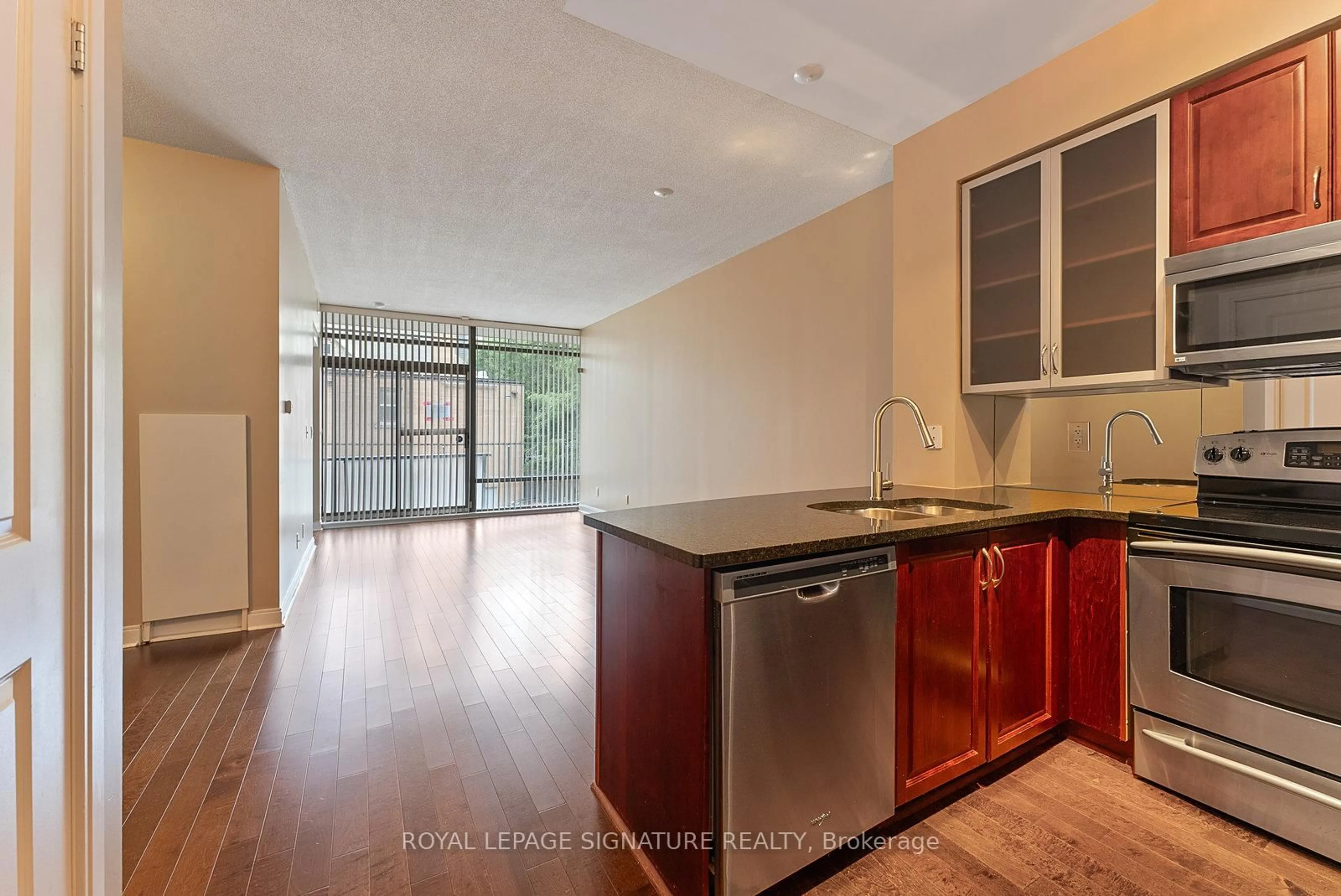 Standard kitchen, unknown for 21 Scollard St #209, Toronto Ontario M5R 1G1