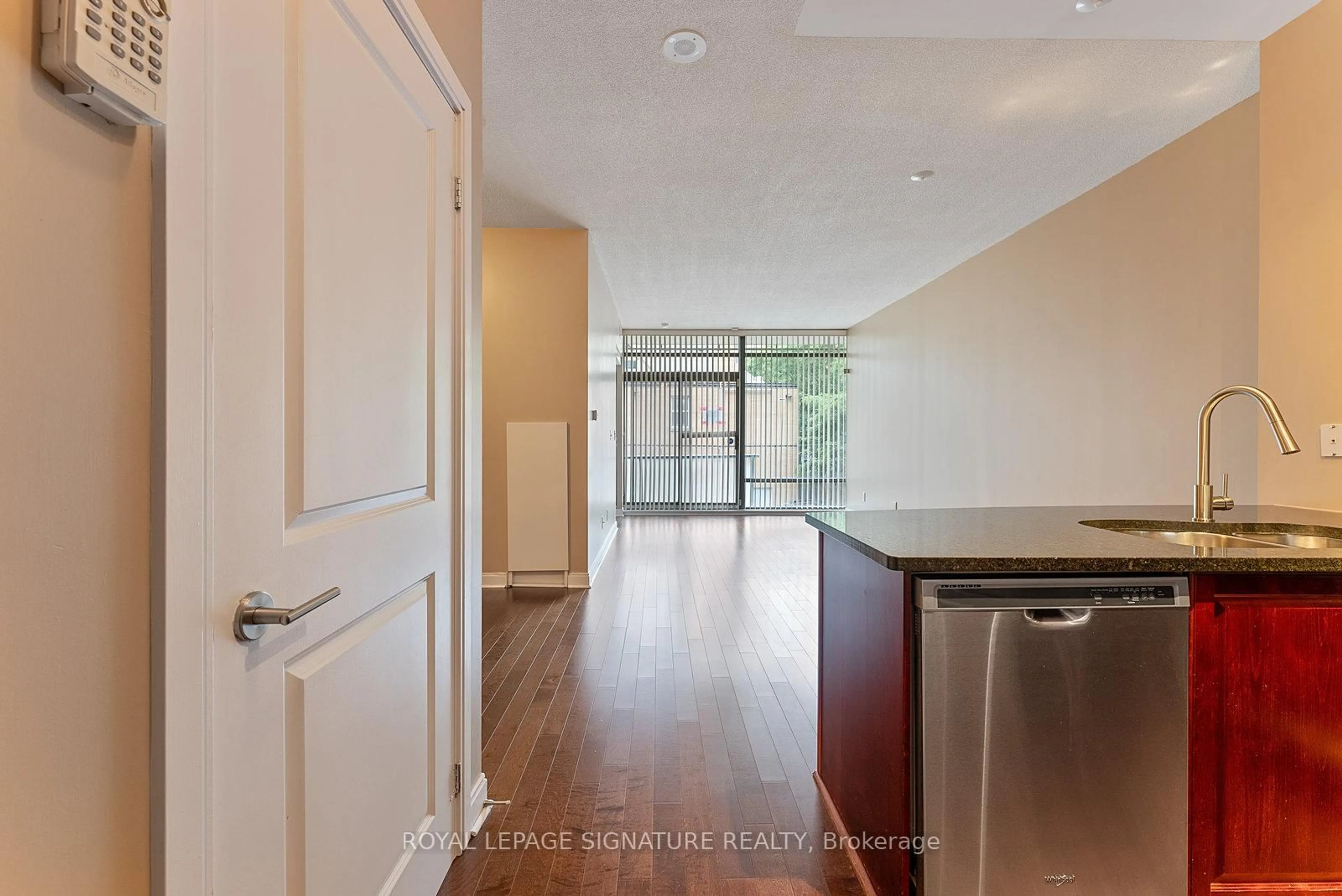 Indoor entryway for 21 Scollard St #209, Toronto Ontario M5R 1G1