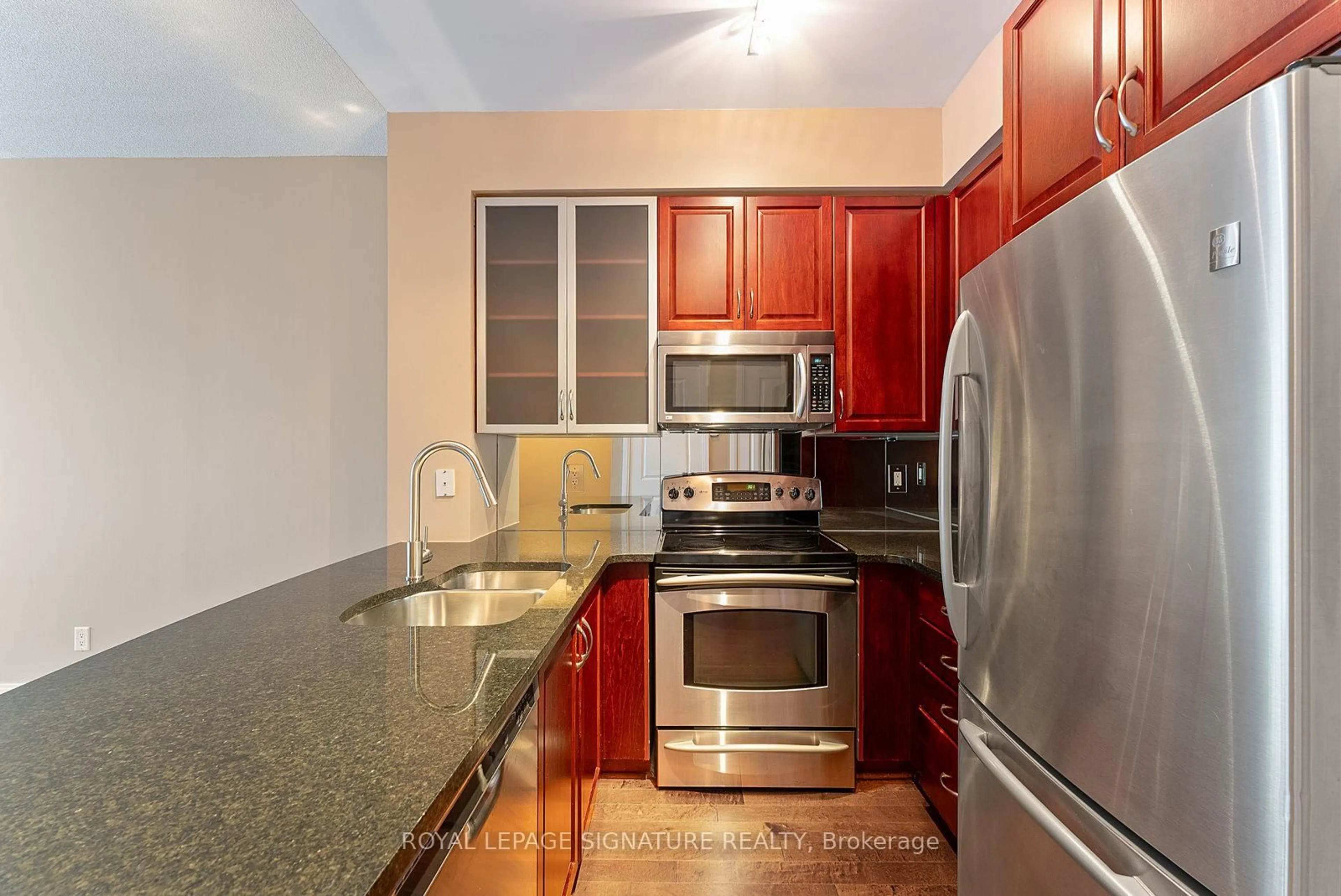 Standard kitchen, unknown for 21 Scollard St #209, Toronto Ontario M5R 1G1