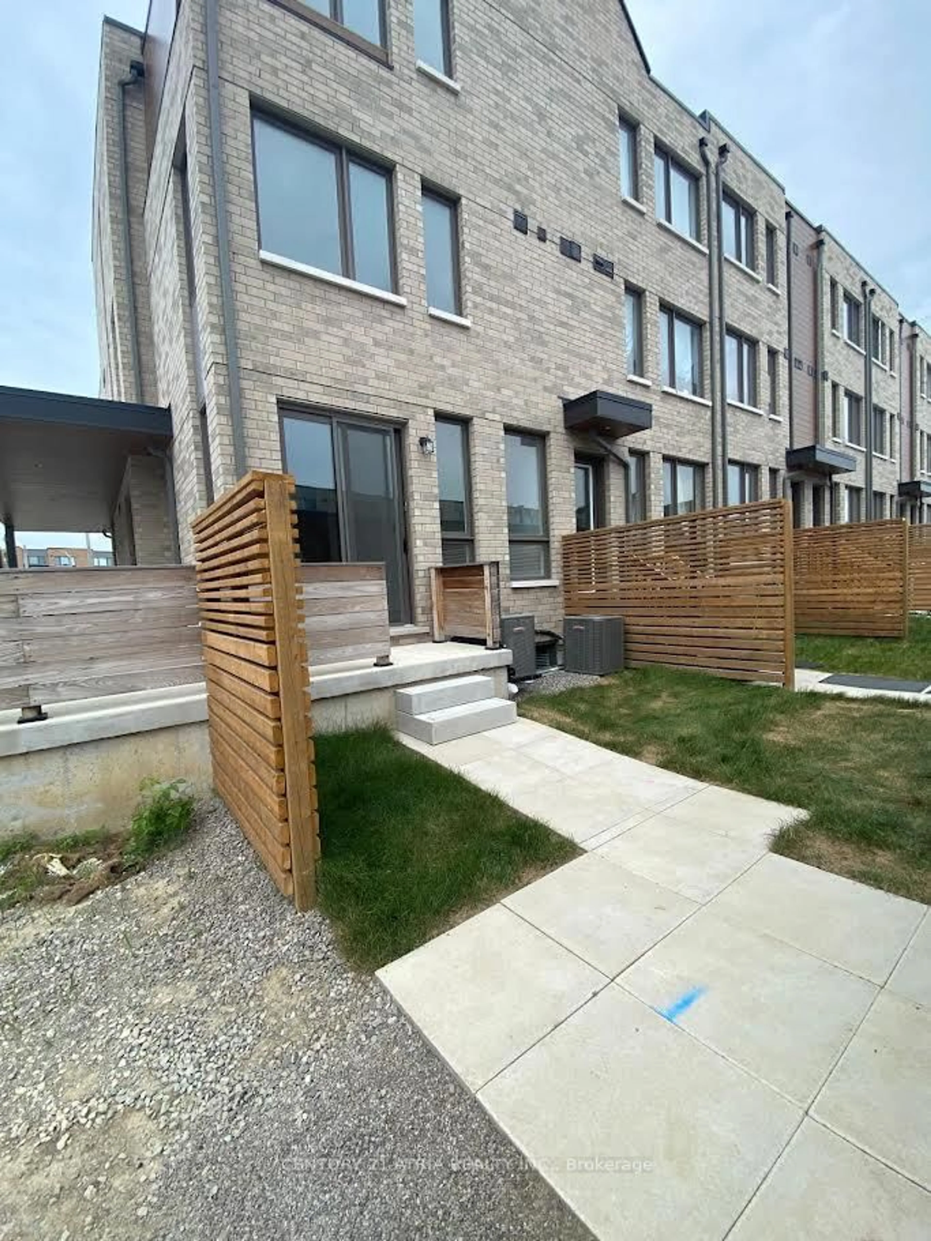 Patio, street for 55 Hooyo Terr, Toronto Ontario M6A 0G1