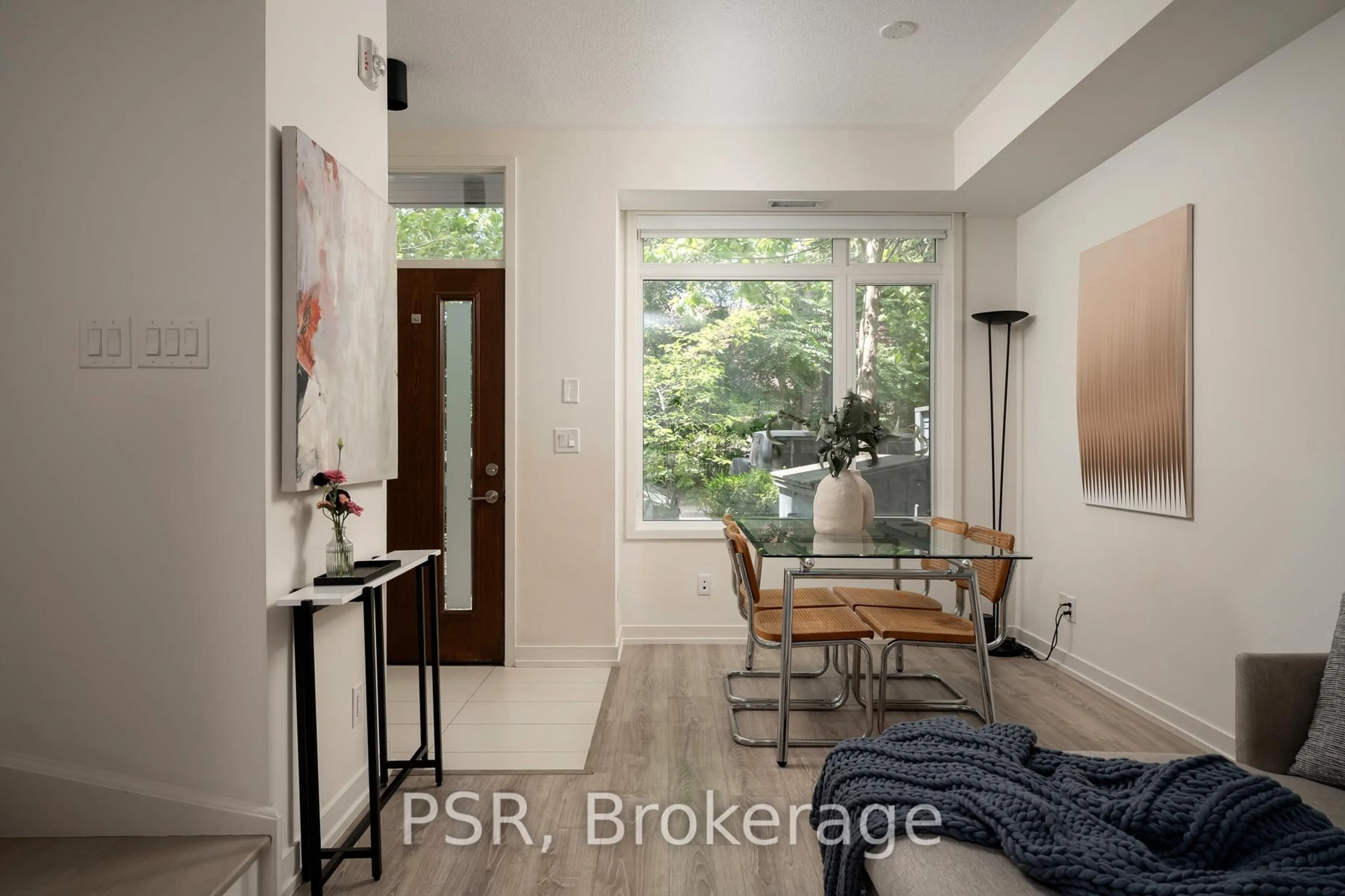 Indoor entryway for 11 St Bartholomew St, Toronto Ontario M5A 0P1