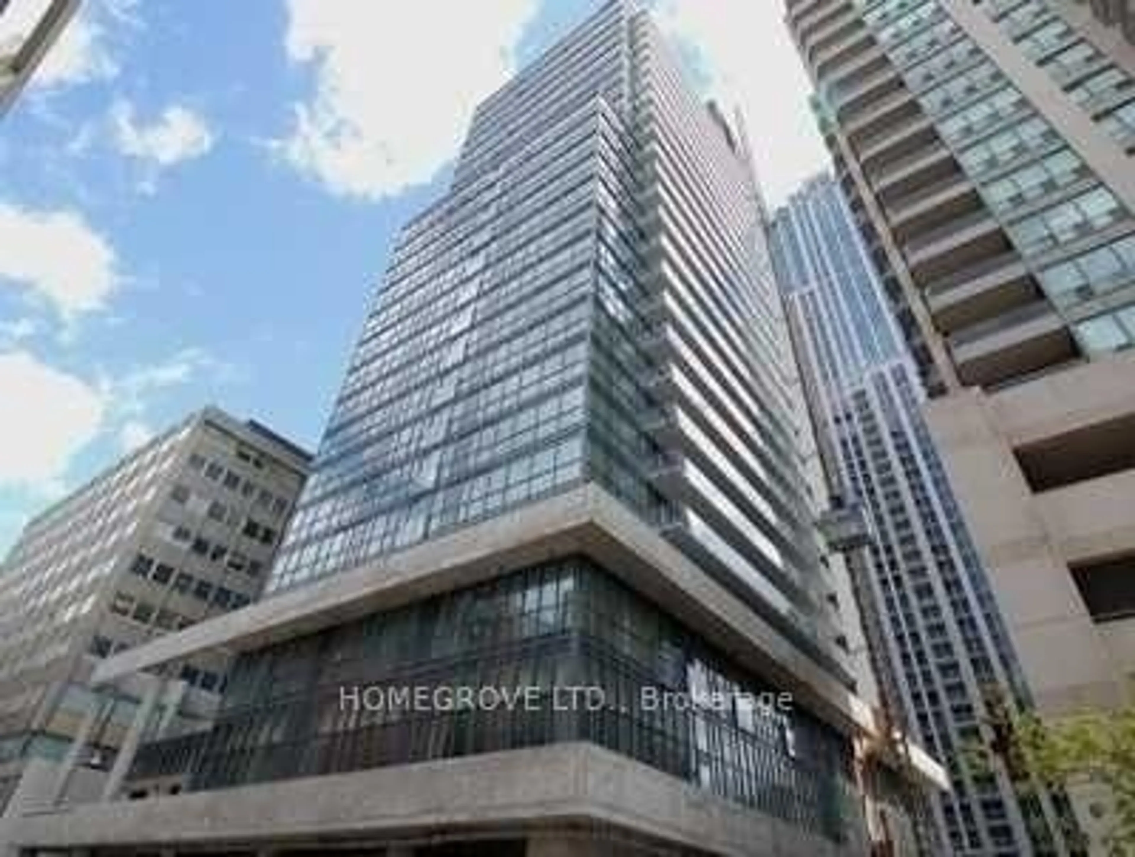 Indoor foyer for 770 Bay St #2103, Toronto Ontario M5G 0A6
