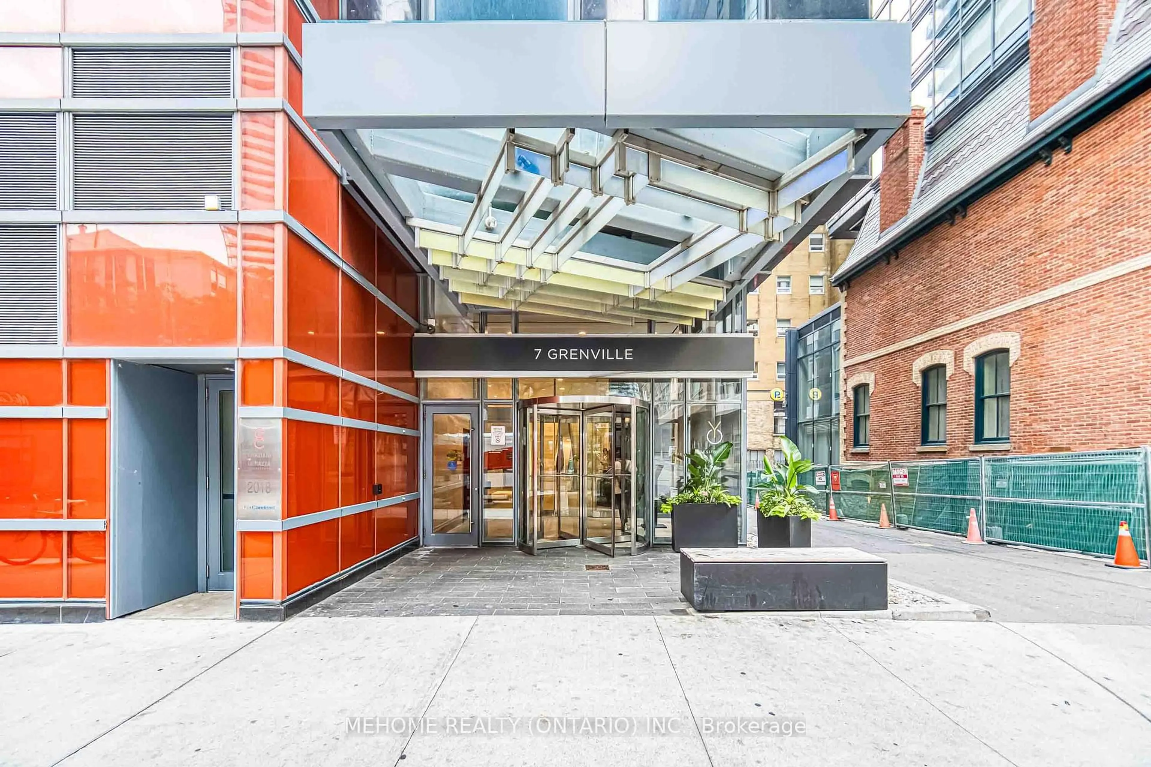 Indoor foyer for 7 Grenville St #2806, Toronto Ontario M4Y 0E9