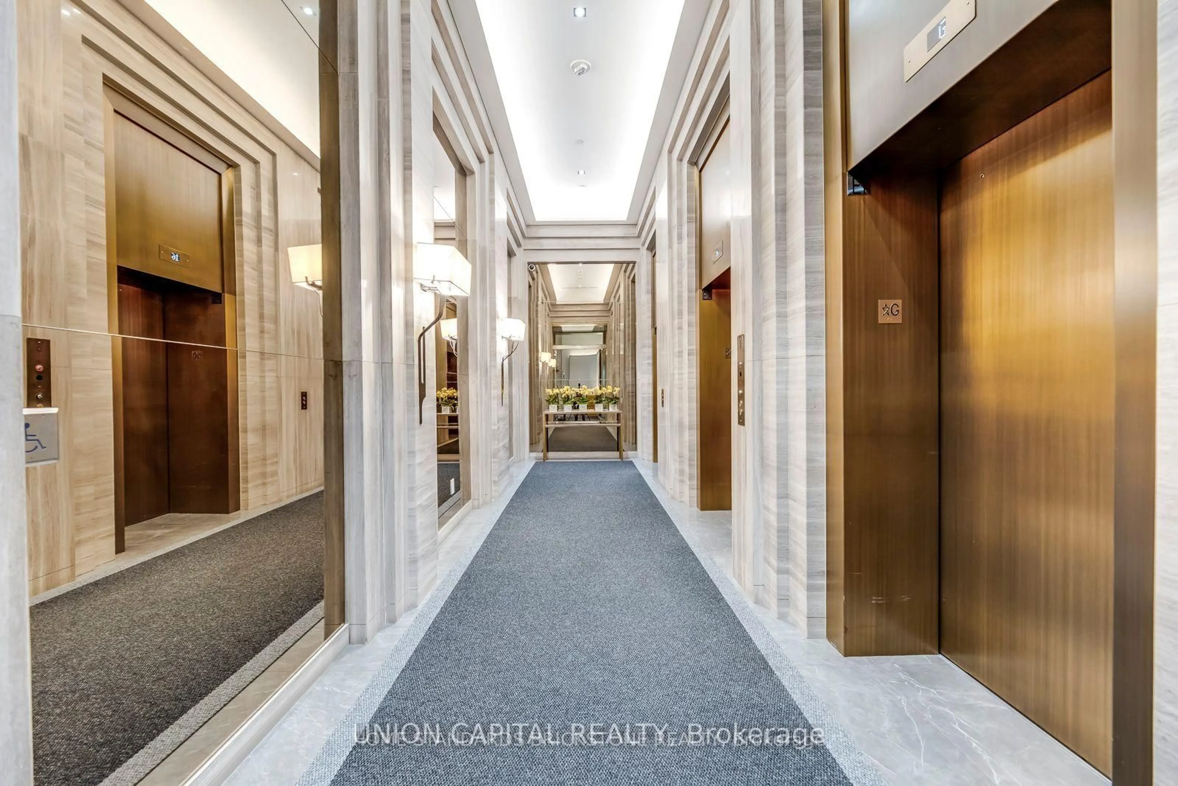 Indoor foyer for 88 Cumberland St #609, Toronto Ontario M5R 1A3