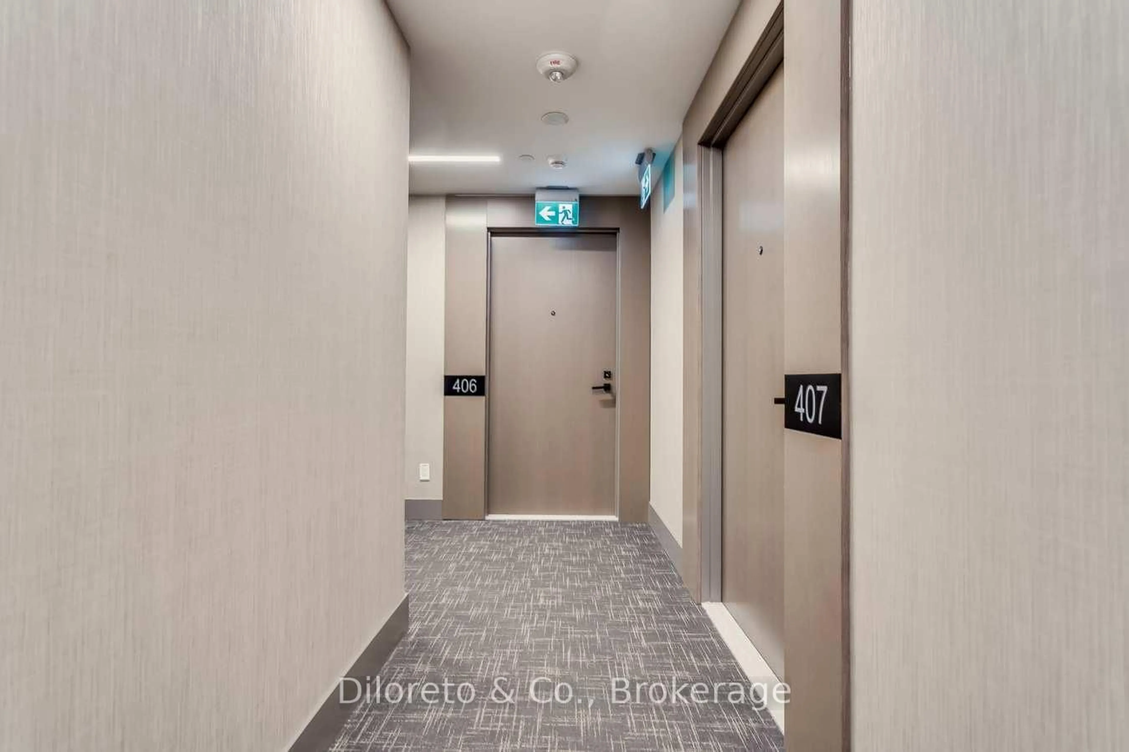 Indoor foyer for 223 St Clair Ave #406, Toronto Ontario M4V 1R3