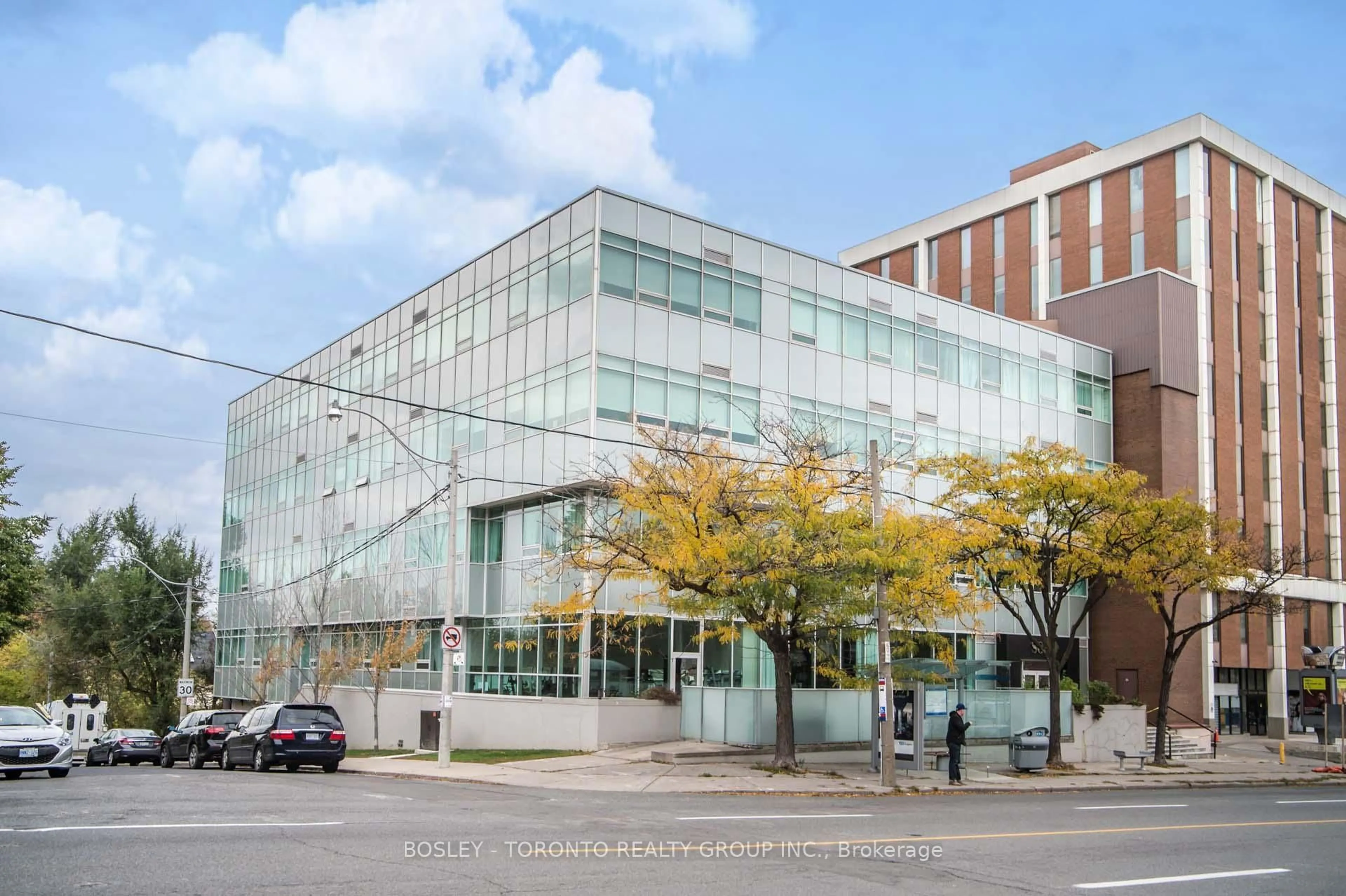 Unknown for 562 Eglinton Ave #309, Toronto Ontario M4P 1P1