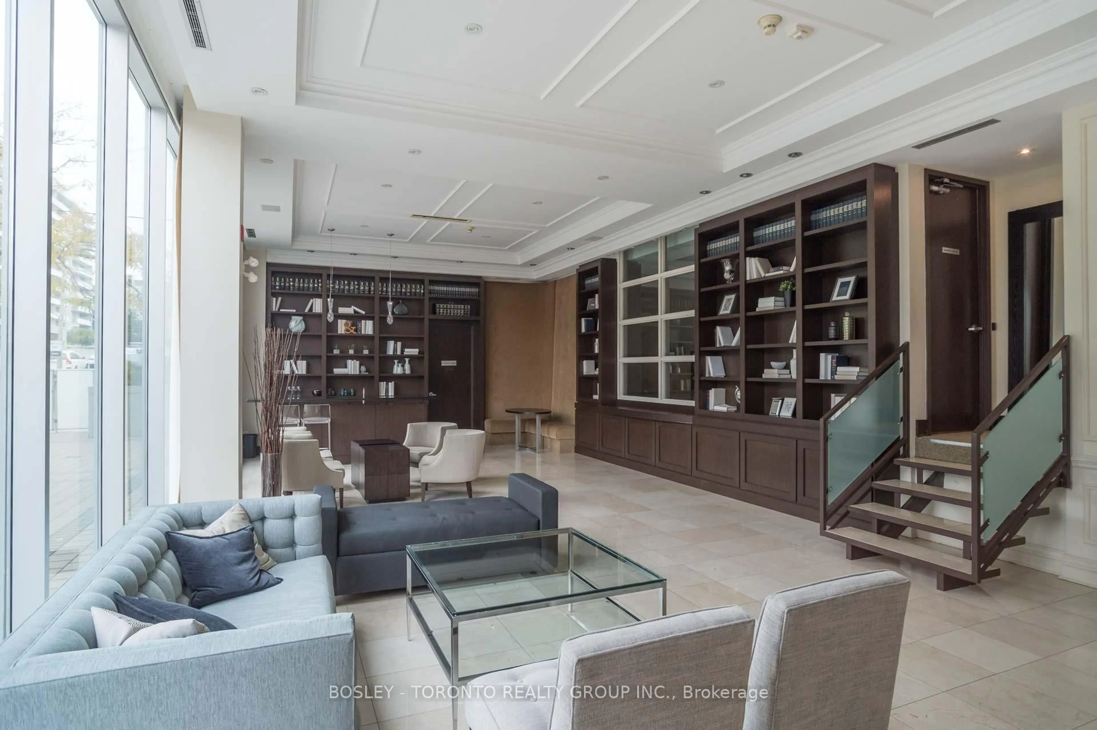 Lobby for 562 Eglinton Ave #309, Toronto Ontario M4P 1P1