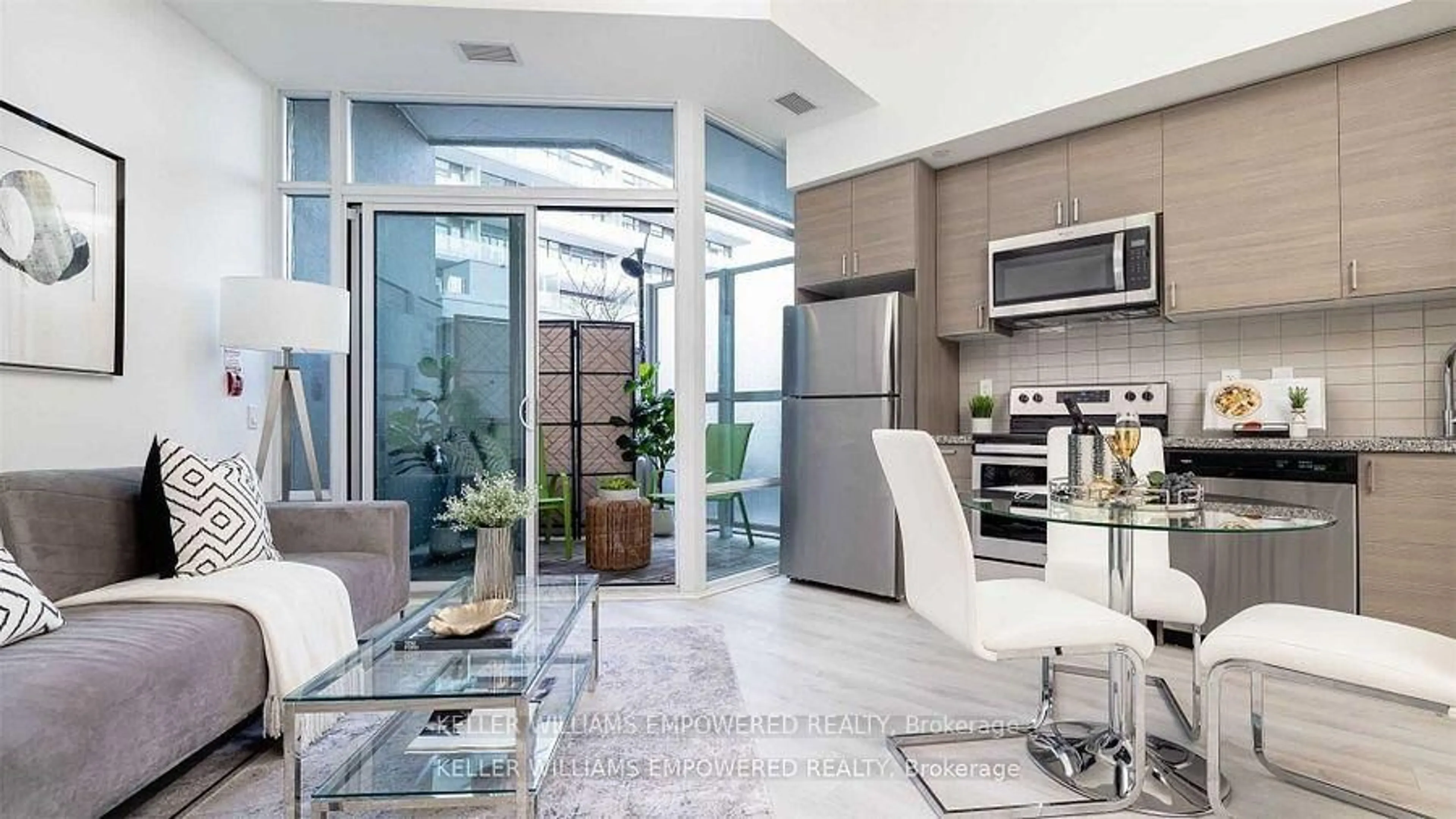 Open concept kitchen, ceramic/tile floor for 621 Sheppard Ave #110, Toronto Ontario M2K 1B5