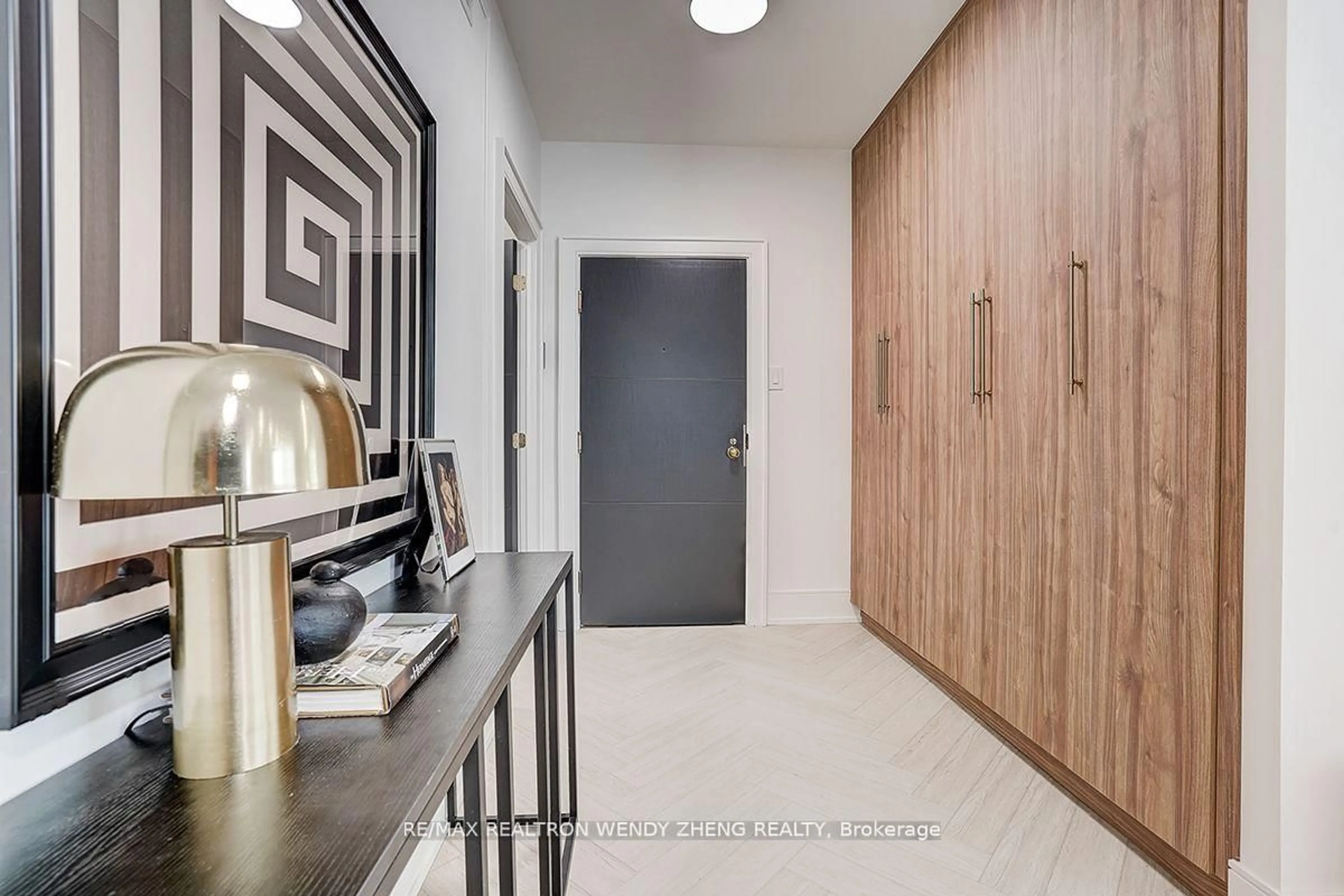 Indoor entryway for 65 SPRING GARDEN Ave #102, Toronto Ontario M2N 6H9