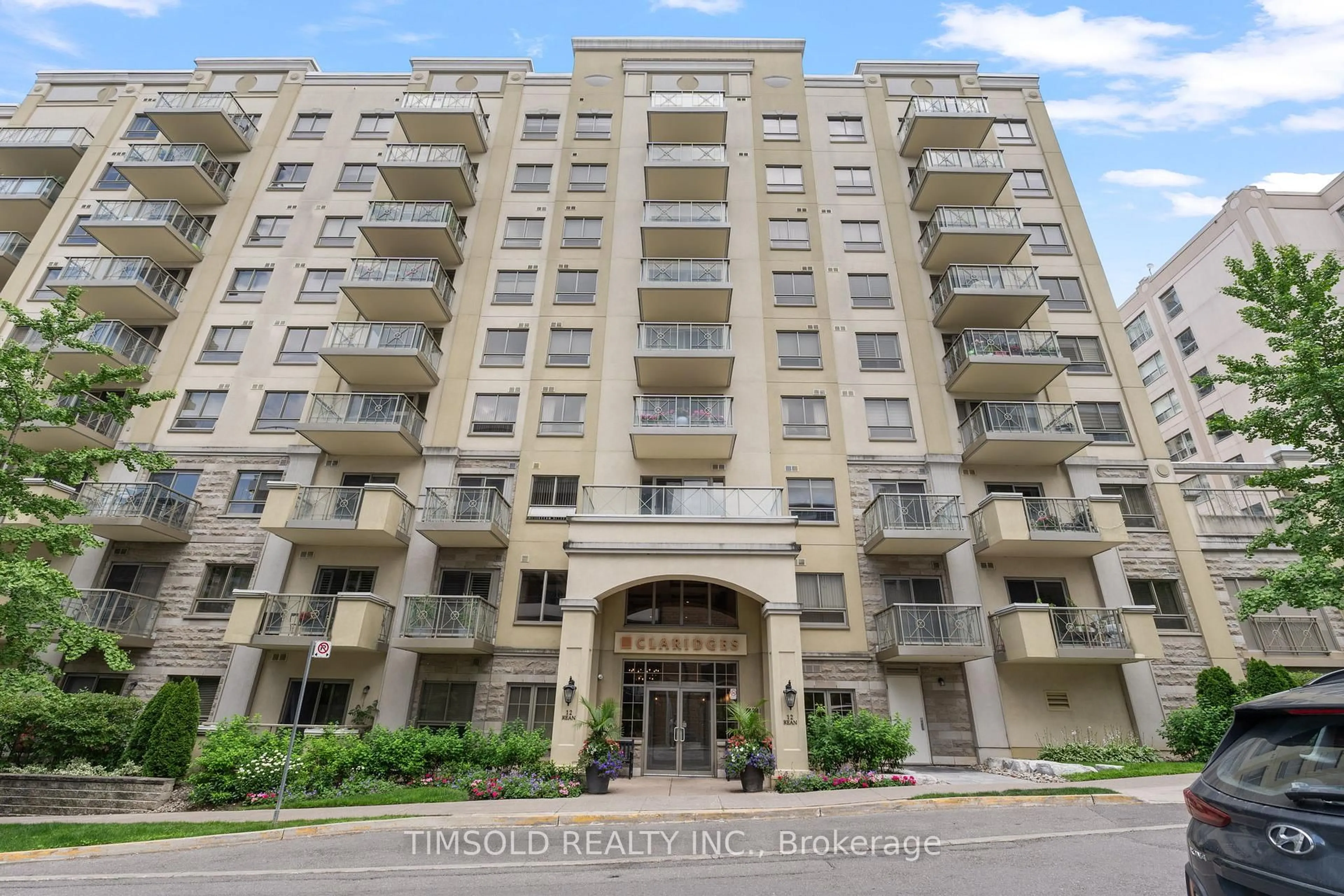 Indoor foyer for 12 Rean Dr #811, Toronto Ontario M2K 3C6