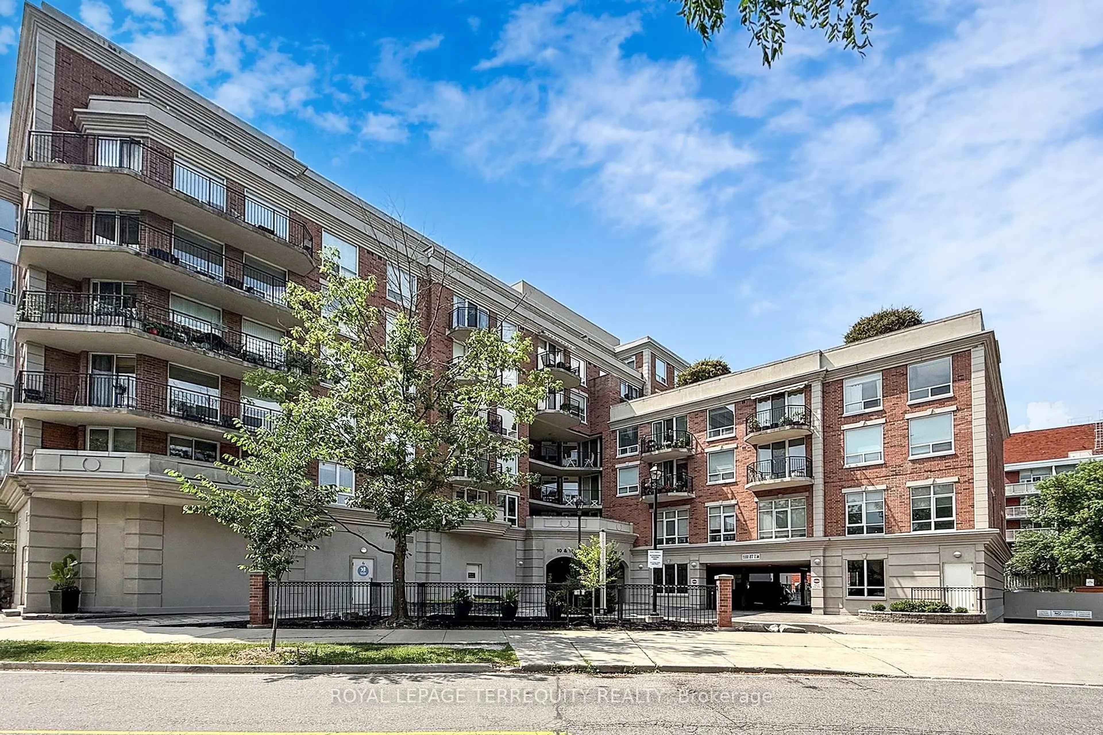 Unknown for 18 Wanless Ave #505, Toronto Ontario M4N 3R9