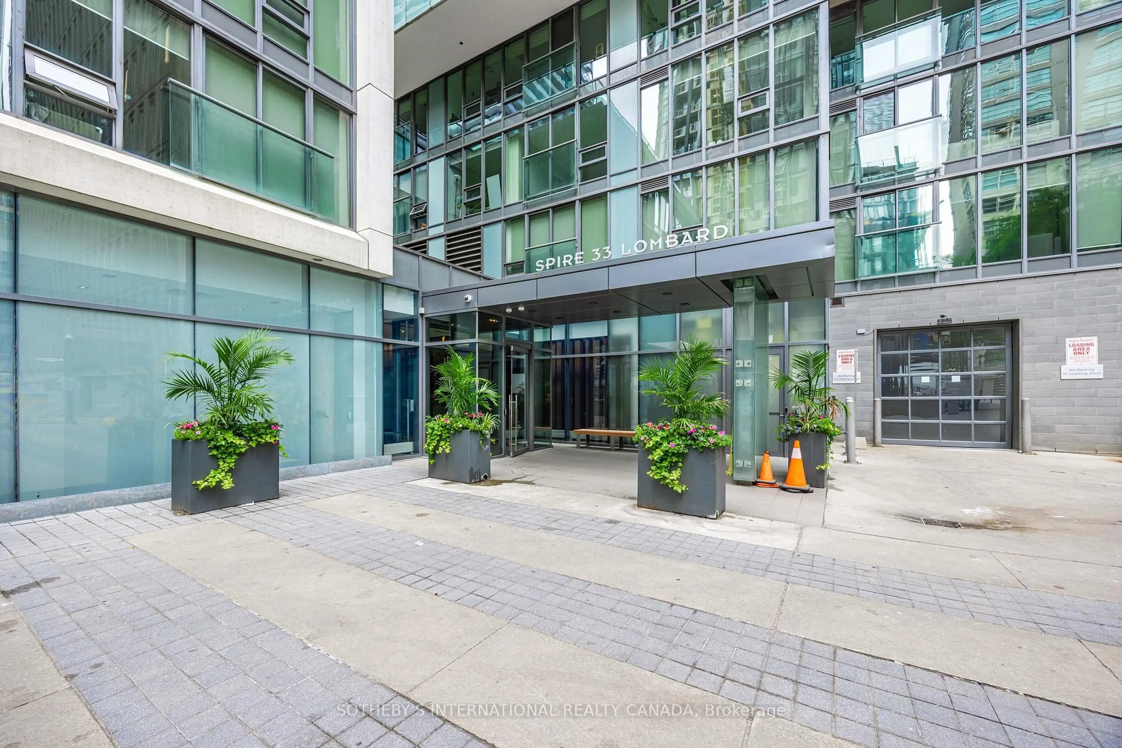 Indoor foyer for 33 Lombard St #2609, Toronto Ontario M5C 3H8
