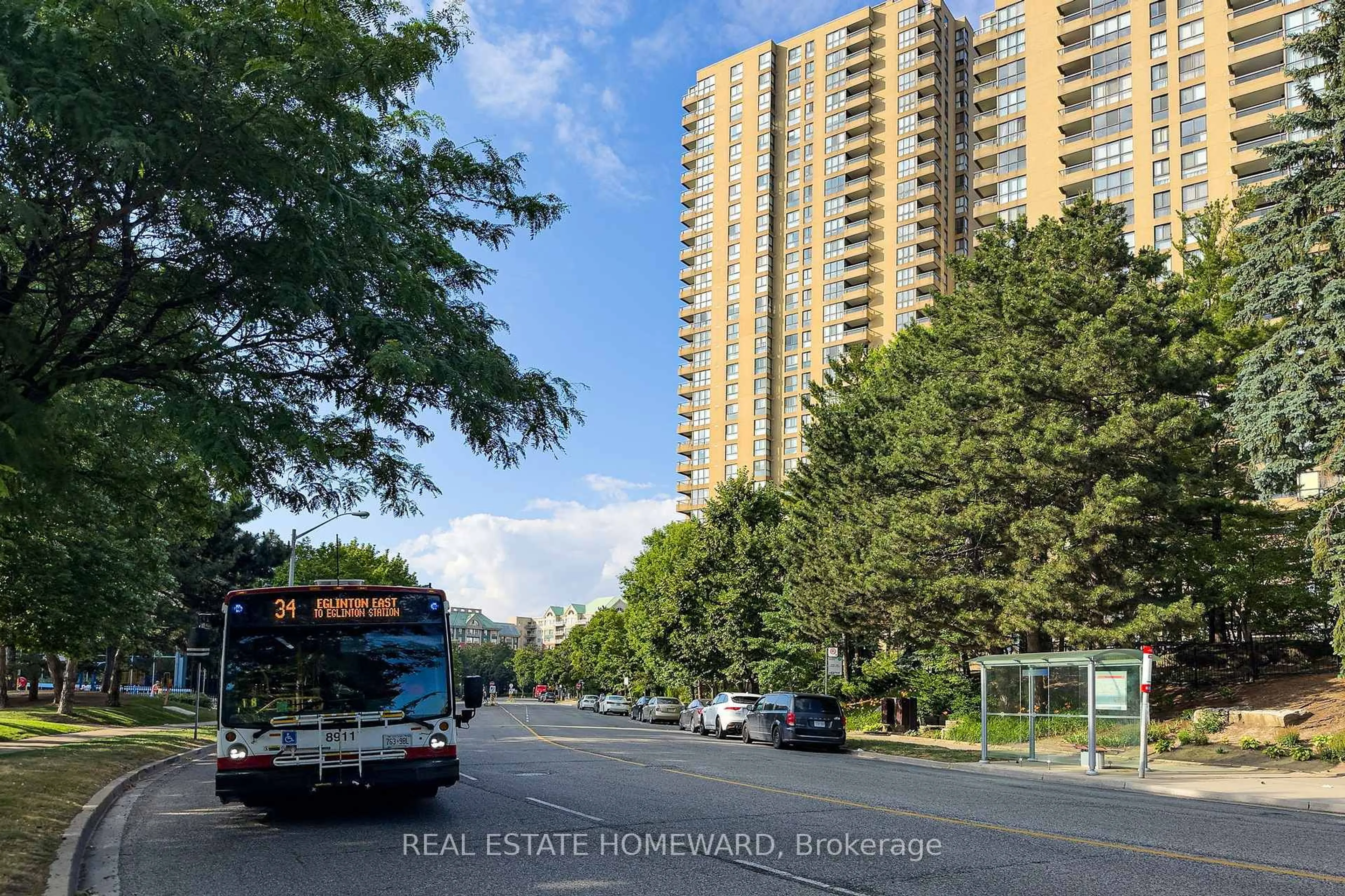 A pic from outside/outdoor area/front of a property/back of a property/a pic from drone, street for 3 CONCORDE Pl #2603, Toronto Ontario M3C 3K7