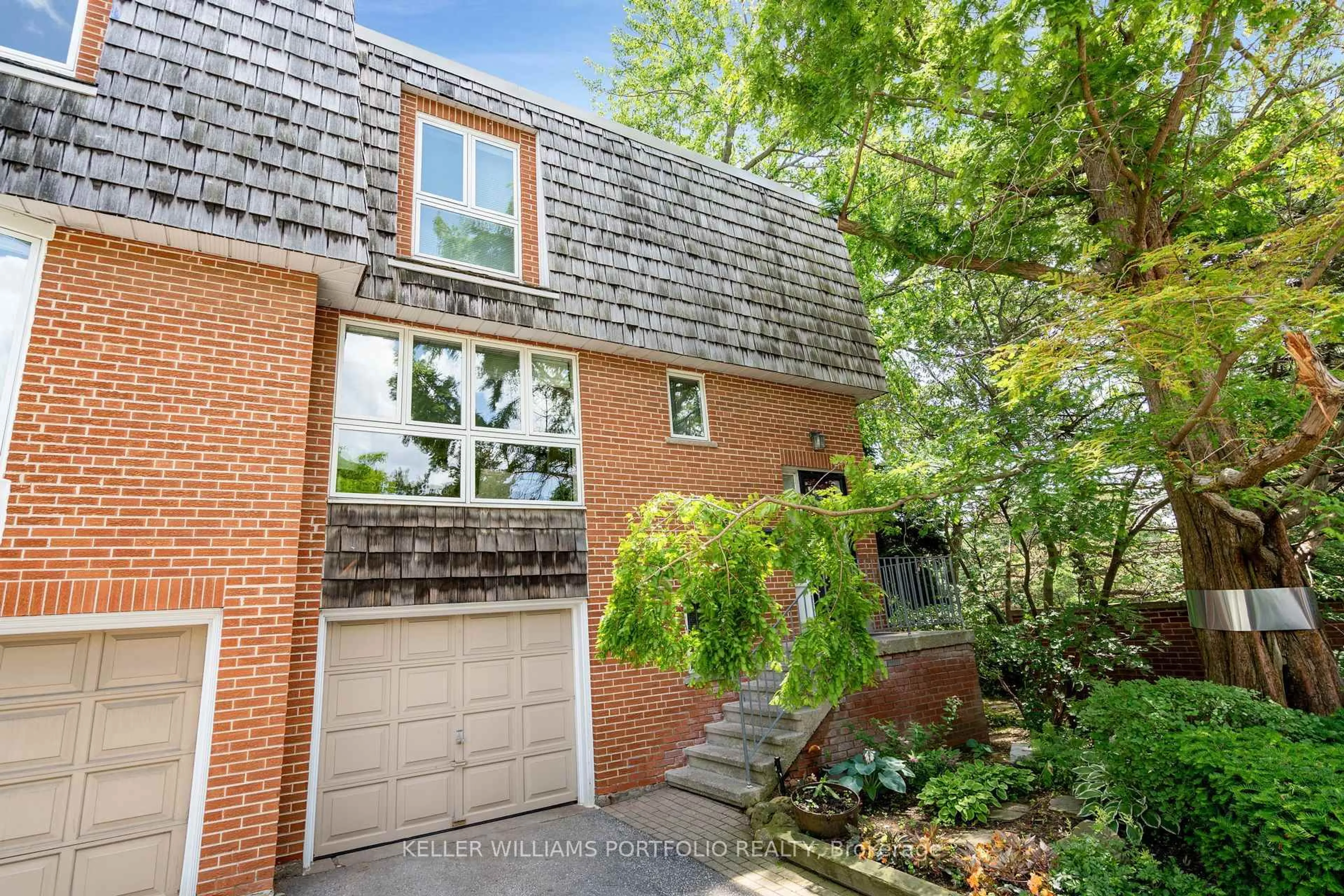 Home with brick exterior material, street for 138 Scenic Mill Way #101, Toronto Ontario M2L 1T3