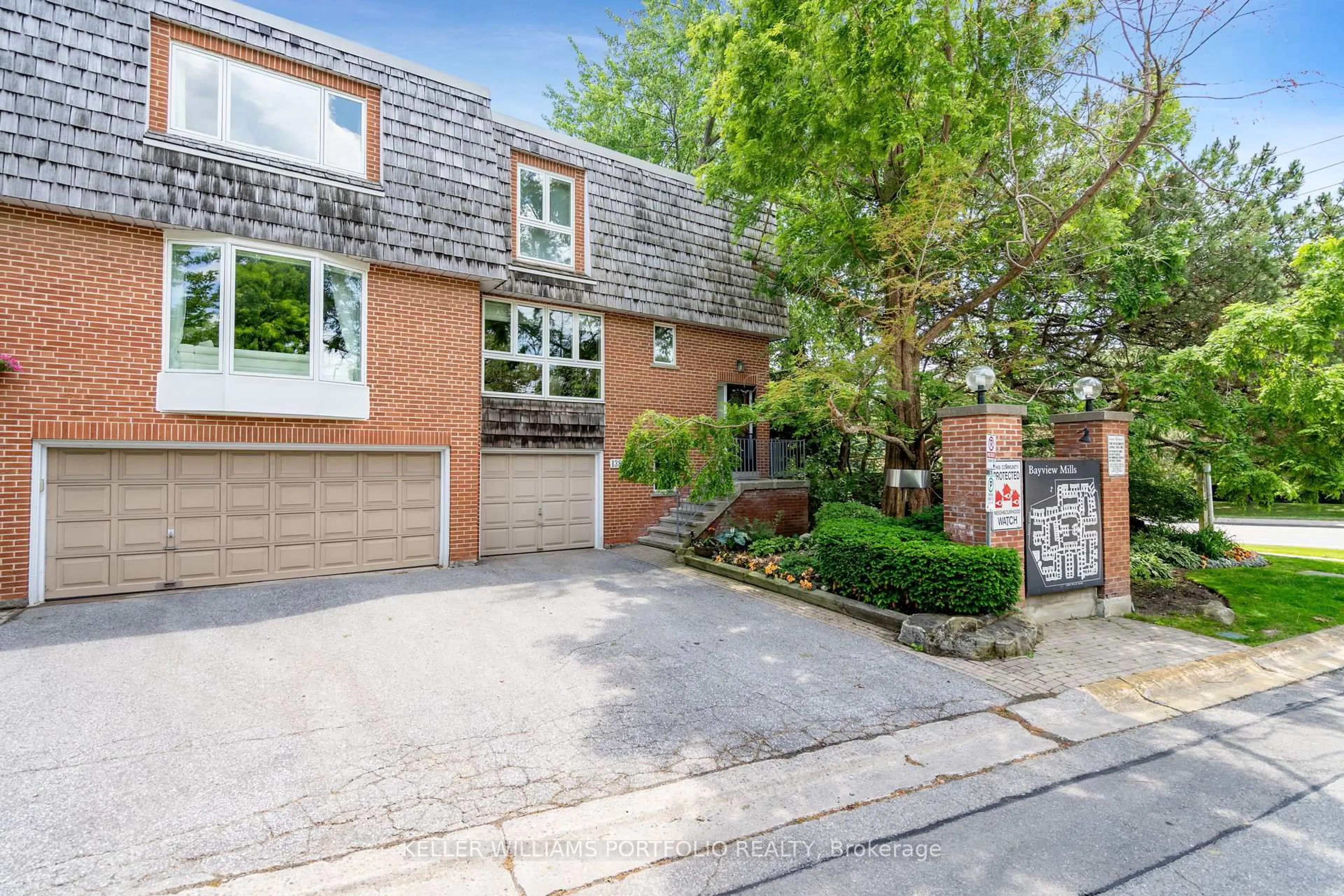 Home with brick exterior material, street for 138 Scenic Mill Way #101, Toronto Ontario M2L 1T3