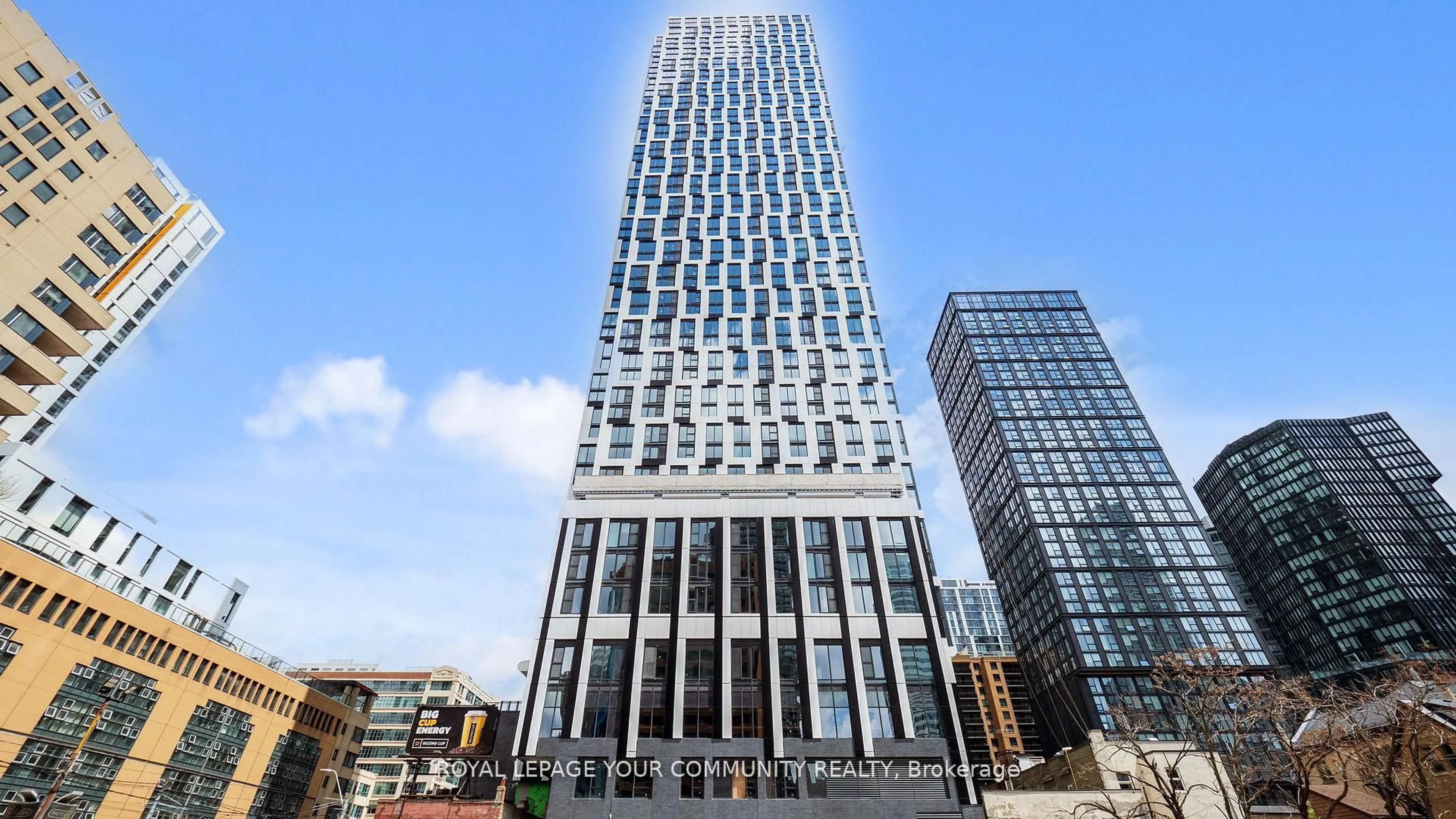 Indoor foyer for 252 Church St #3812, Toronto Ontario M5B 0E6