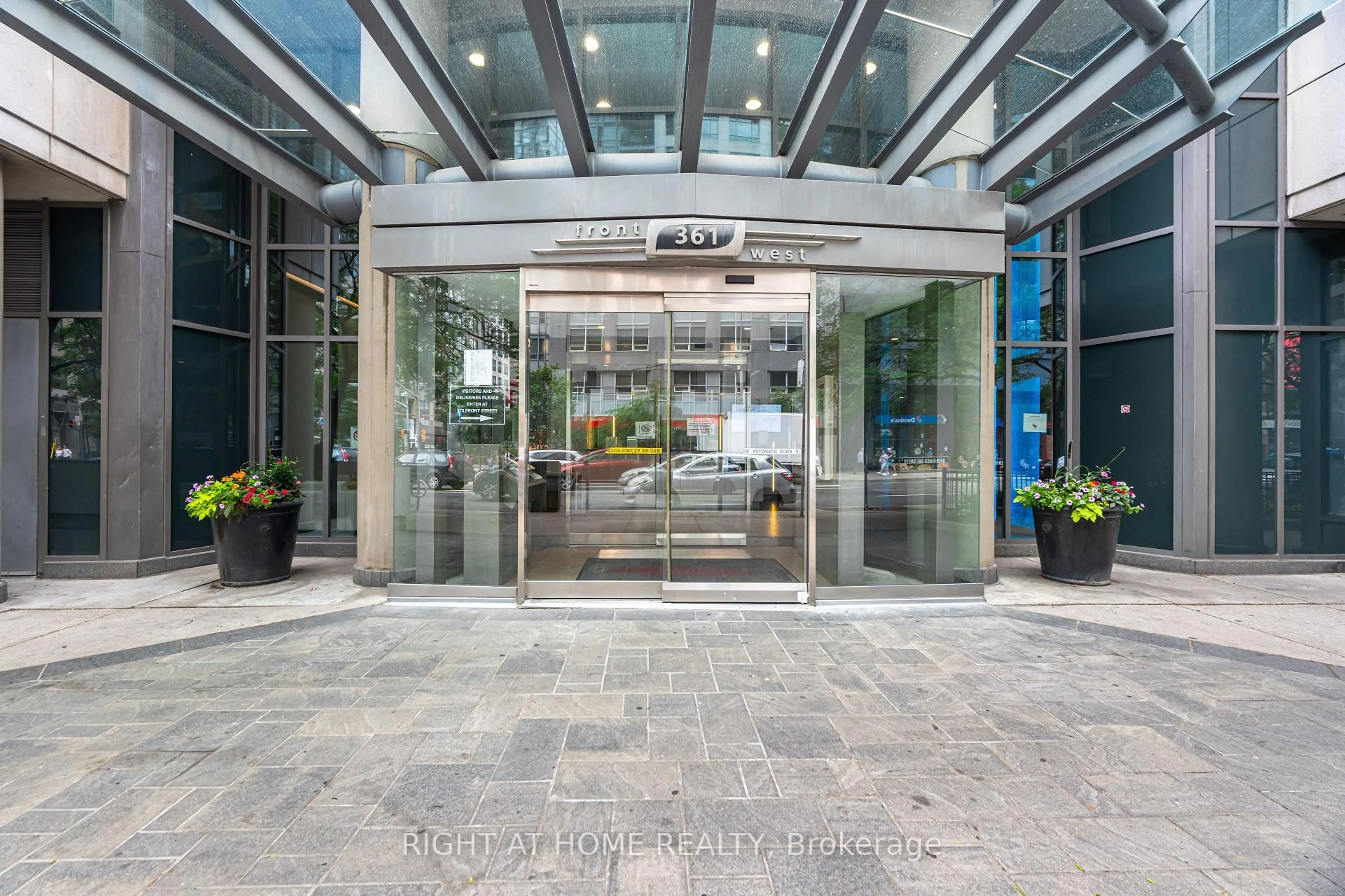 Indoor foyer for 361 Front St #219, Toronto Ontario M5V 3R5