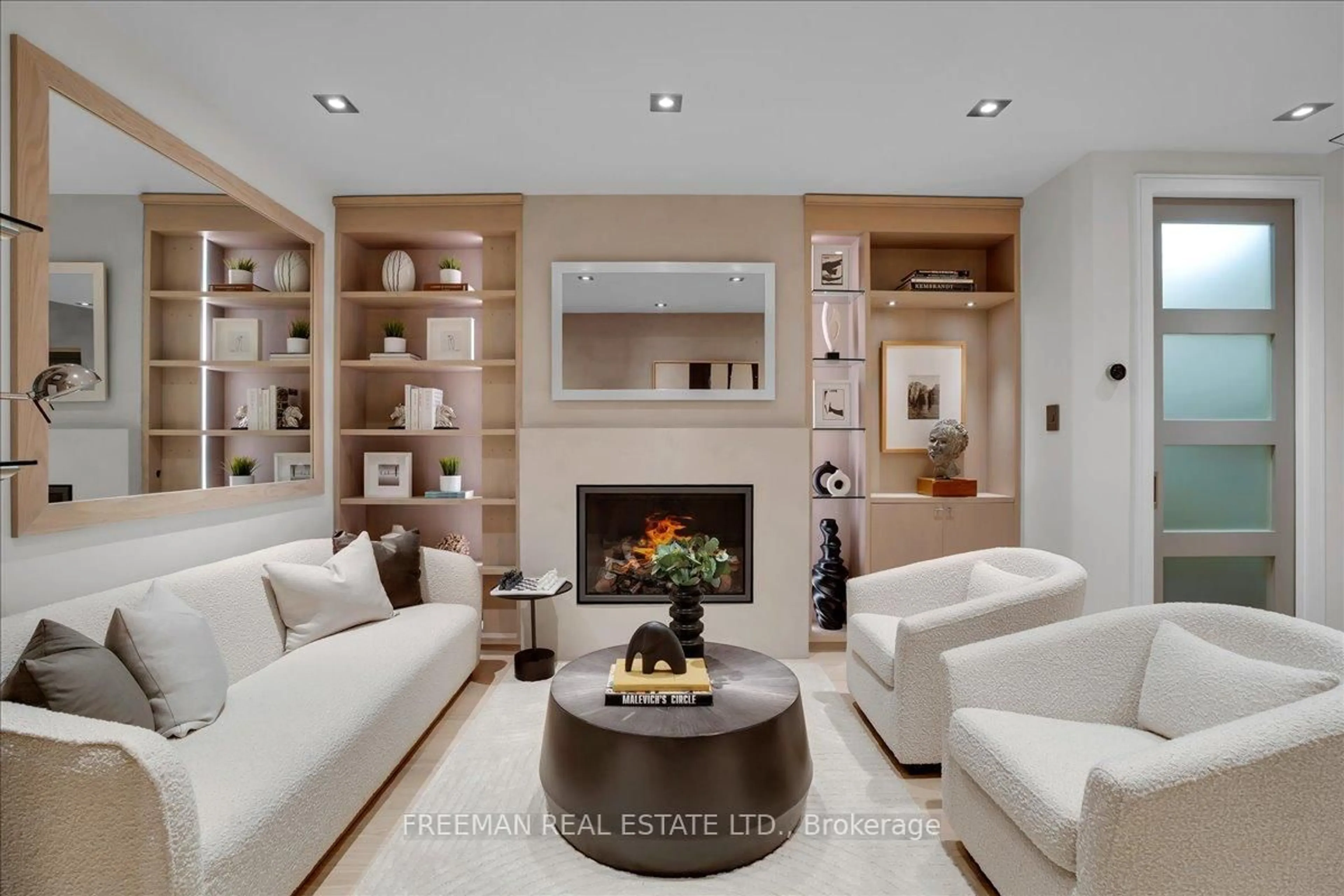 Living room with furniture, unknown for 68 Olive Ave, Toronto Ontario M6G 1V1