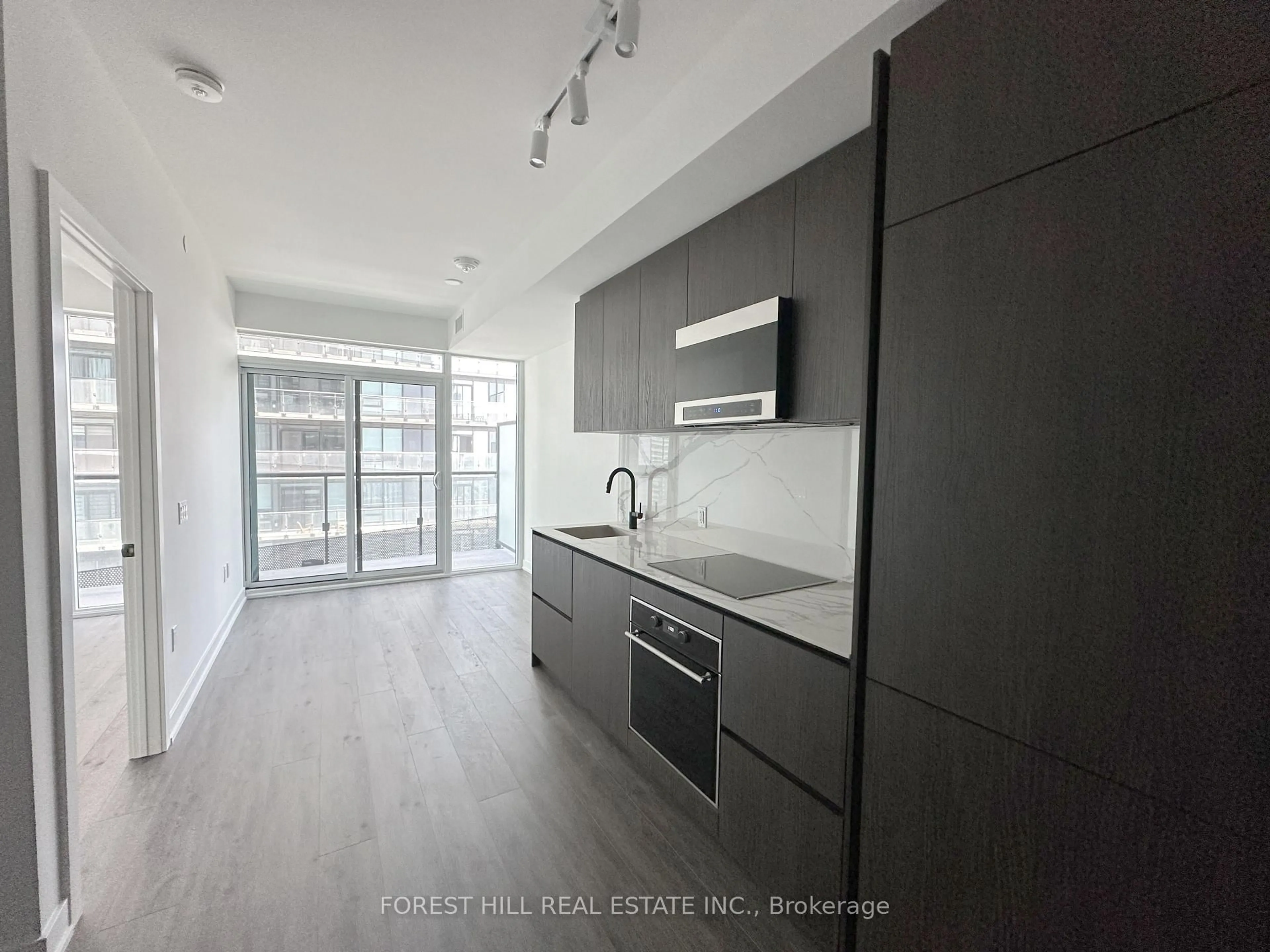 Standard kitchen, unknown for 117 Broadway Ave #2408, Toronto Ontario M4P 1V4