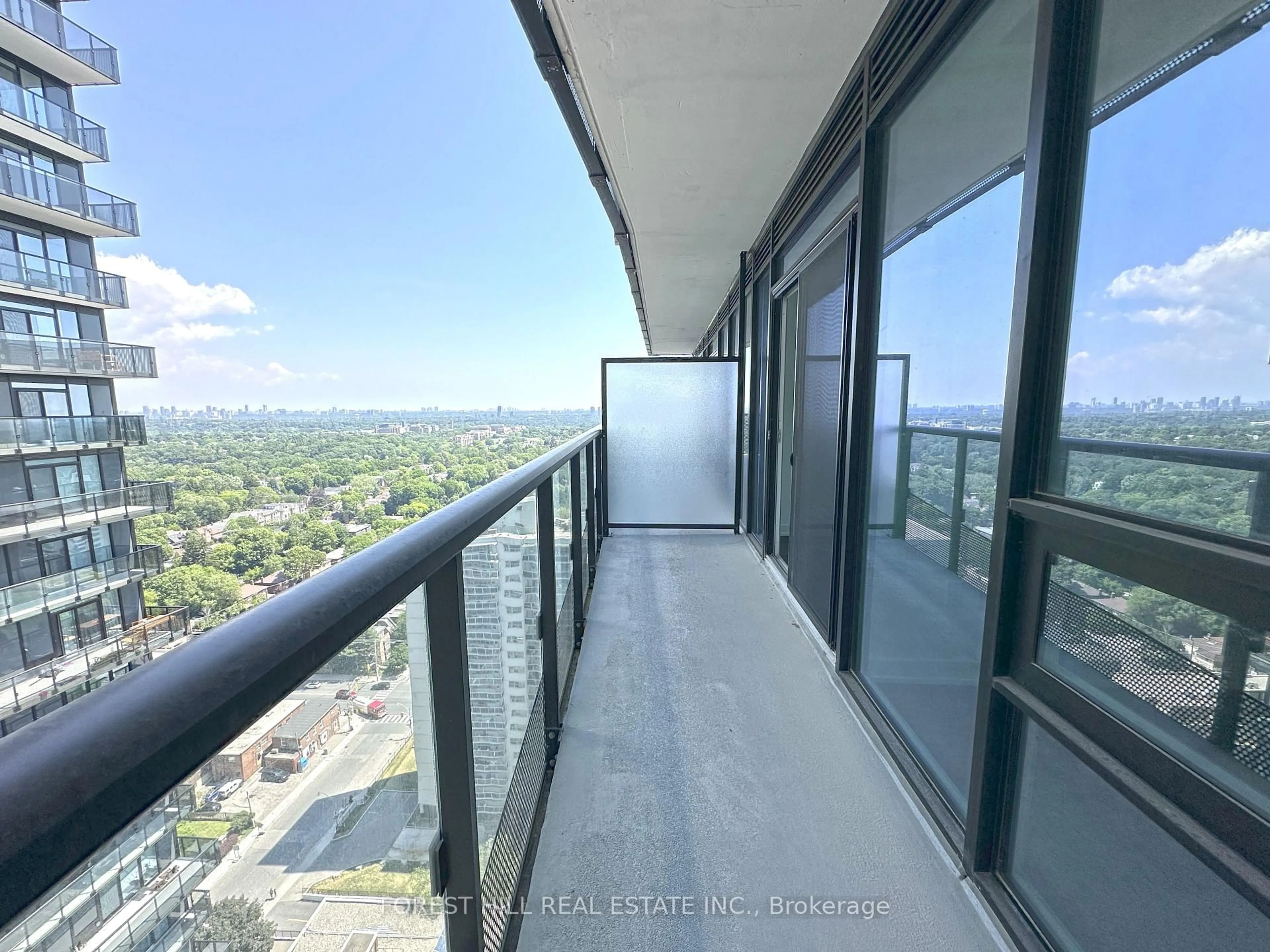 Balcony in the apartment, city buildings view from balcony for 117 Broadway Ave #2408, Toronto Ontario M4P 1V4
