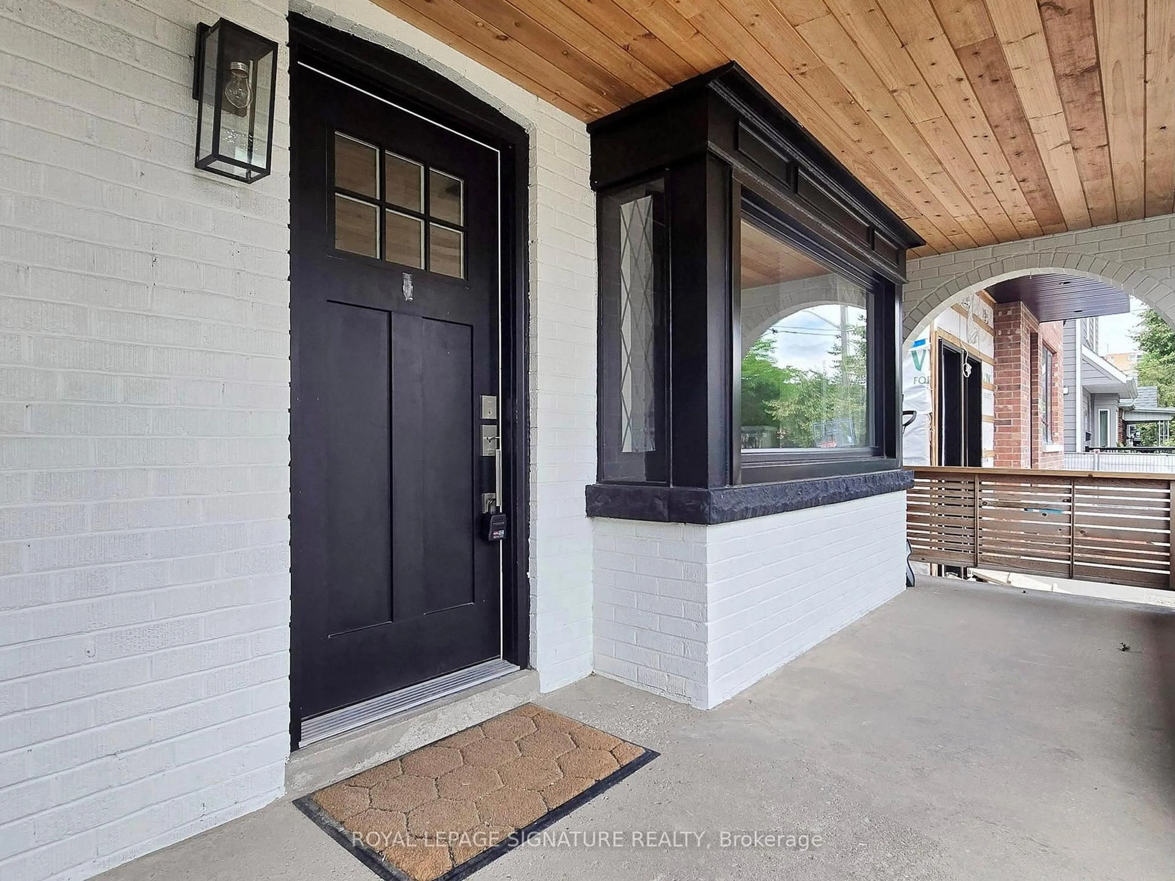 Indoor entryway for 500 Atlas Ave, Toronto Ontario M6C 3R3