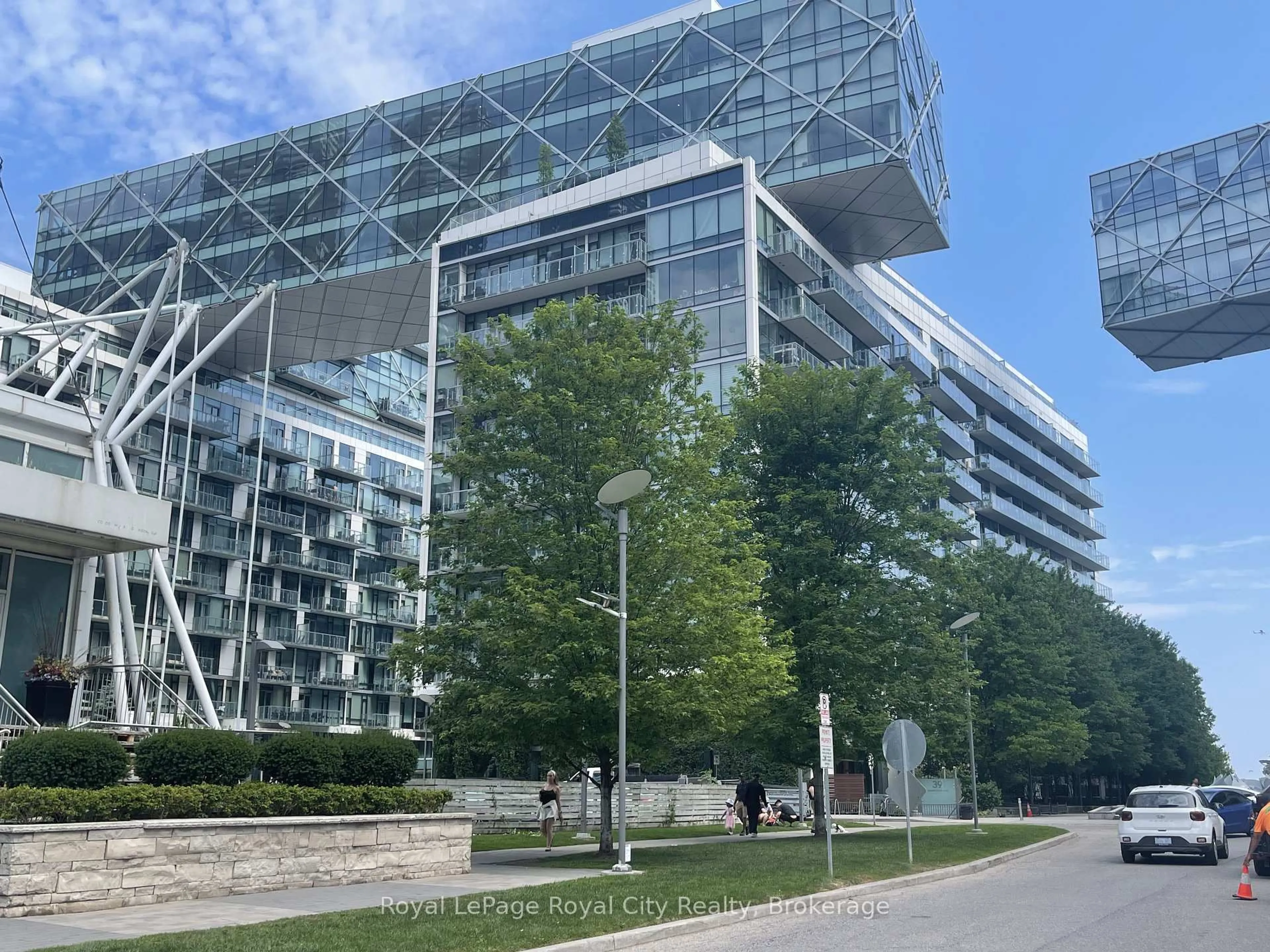Unknown for 39 Queens Quay #830, Toronto Ontario M5E 0A5