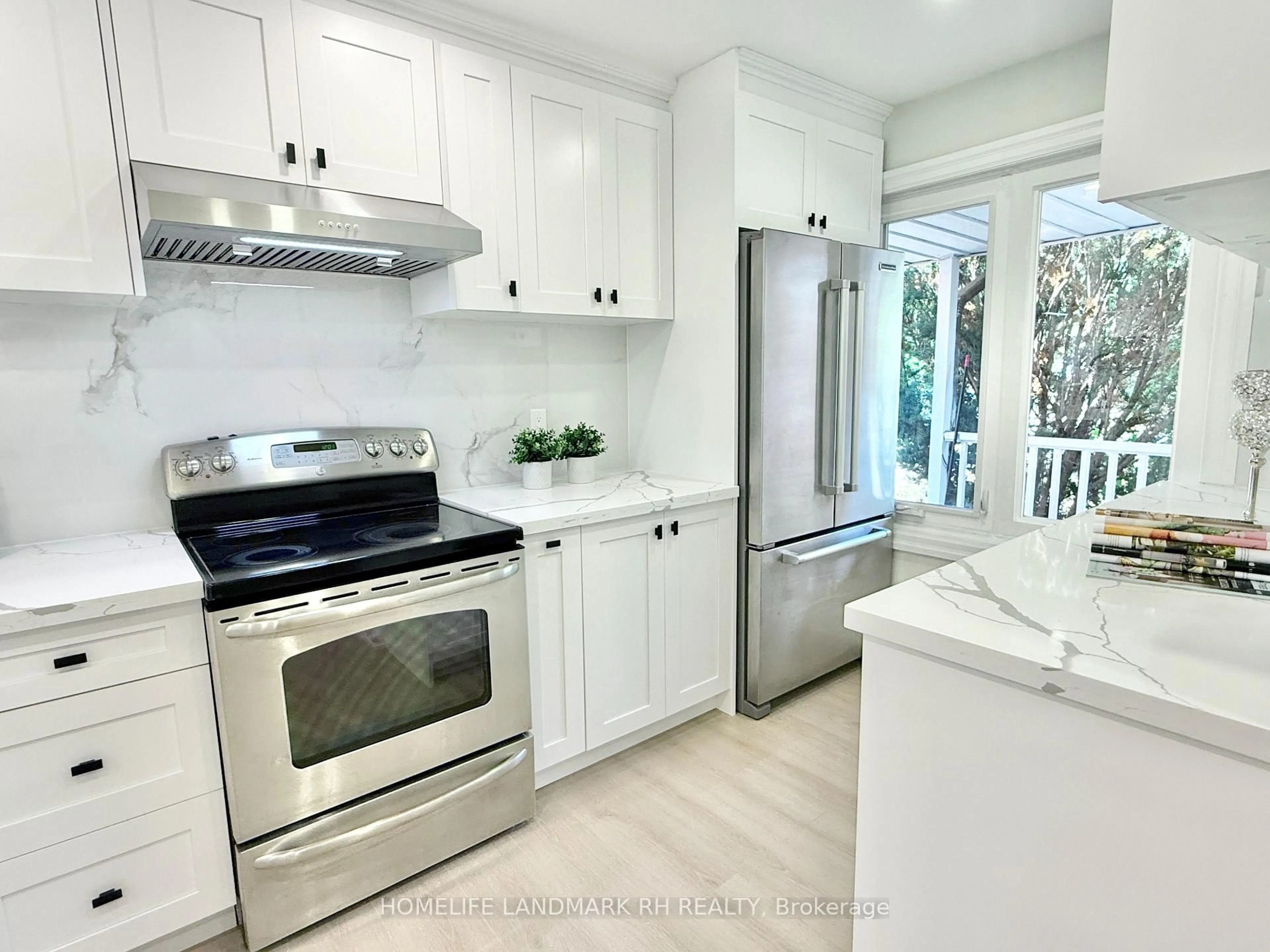 Contemporary kitchen, ceramic/tile floor for 100 Micmac Cres, Toronto Ontario M2H 2K2