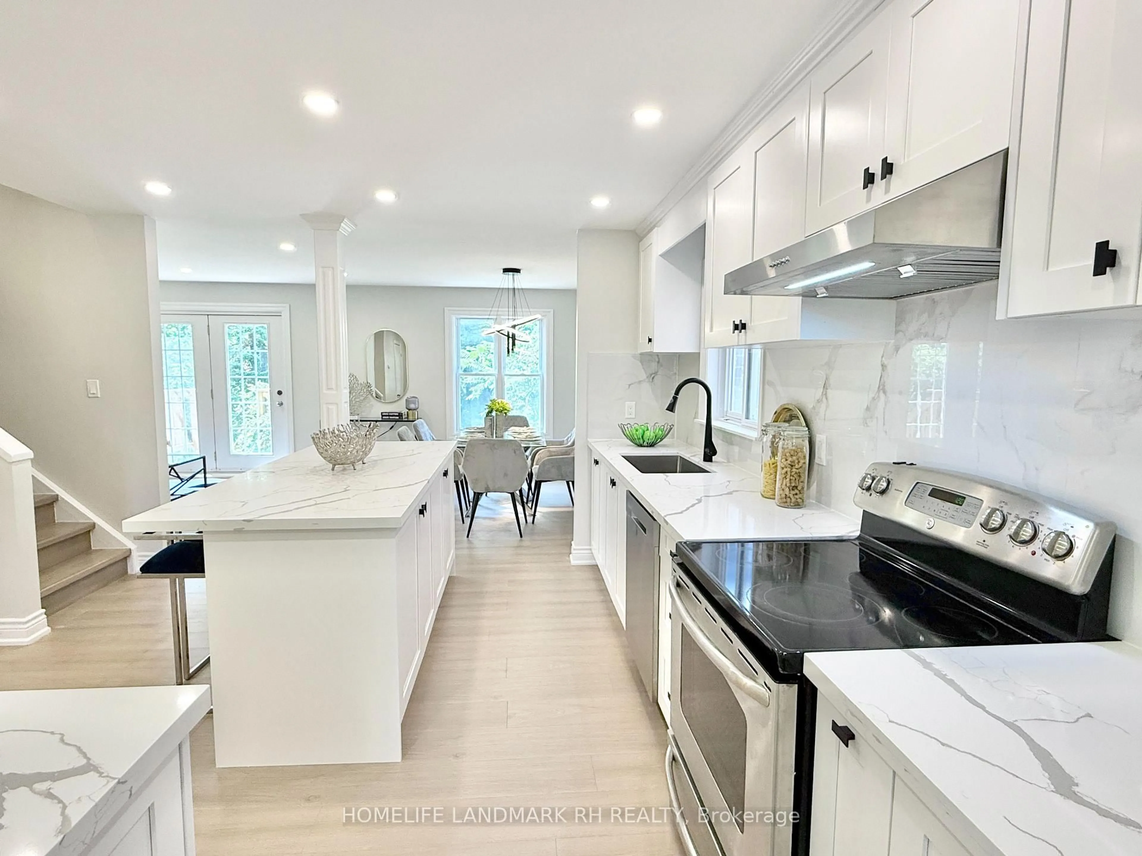 Open concept kitchen, ceramic/tile floor for 100 Micmac Cres, Toronto Ontario M2H 2K2
