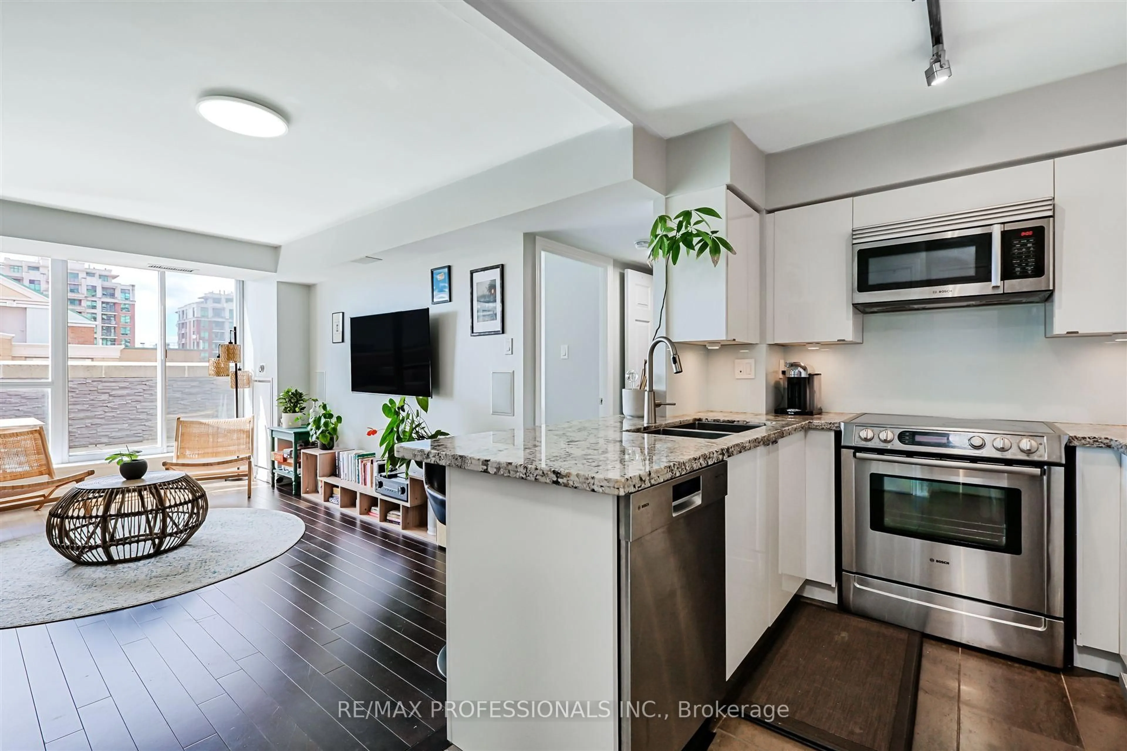 Open concept kitchen, unknown for 300 Balliol St #PH909, Toronto Ontario M4S 3G6