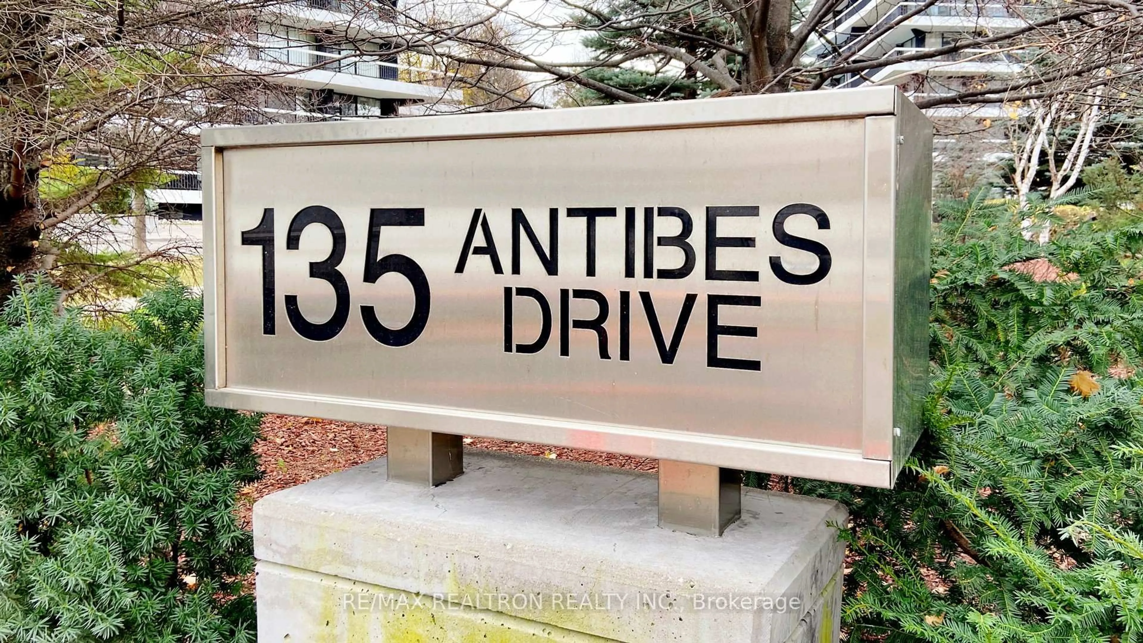 Unknown for 135 Antibes Dr #201, Toronto Ontario M2R 2Z1