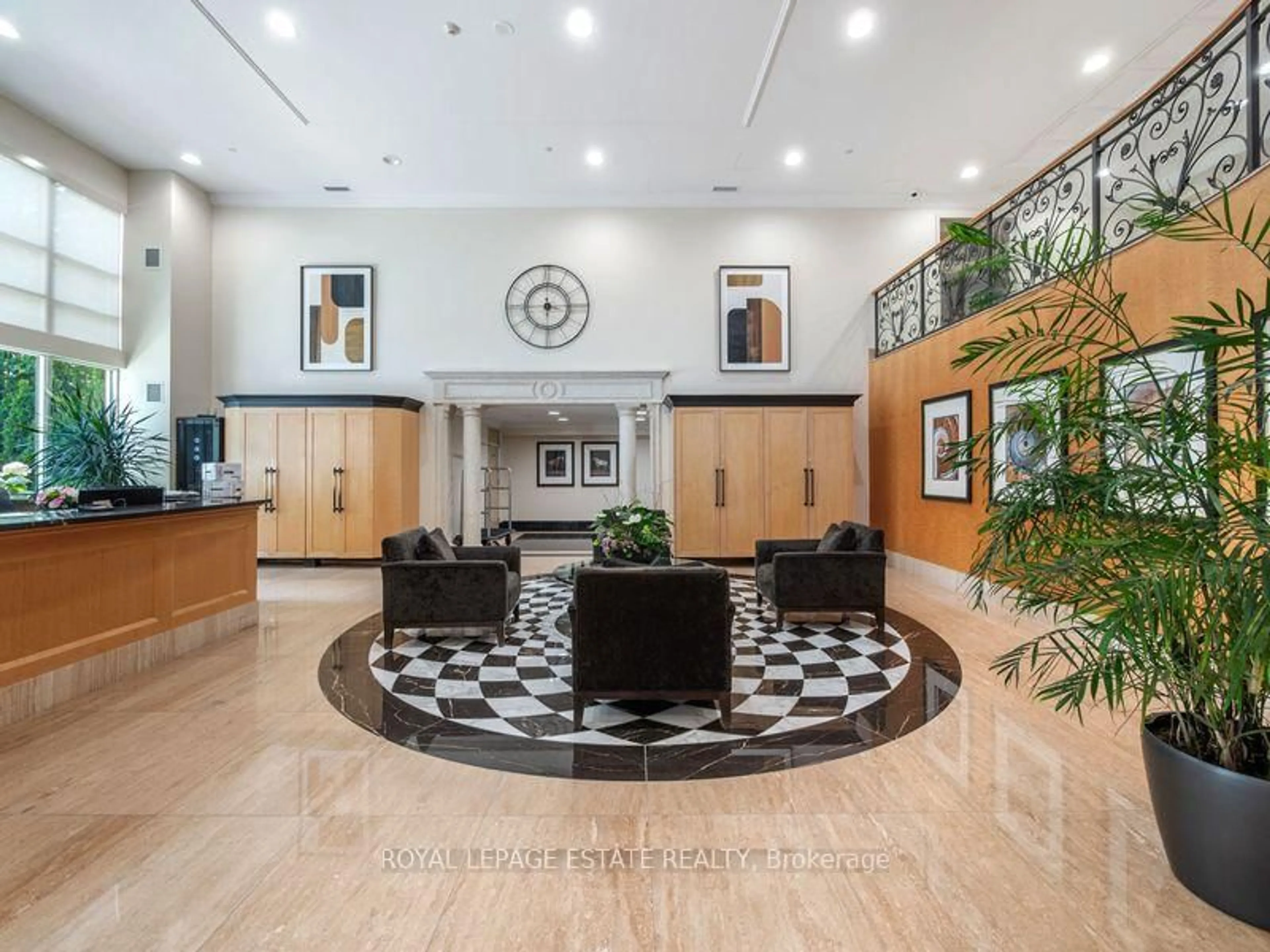 Lobby for 10 Delisle Ave #212, Toronto Ontario M4V 3C6
