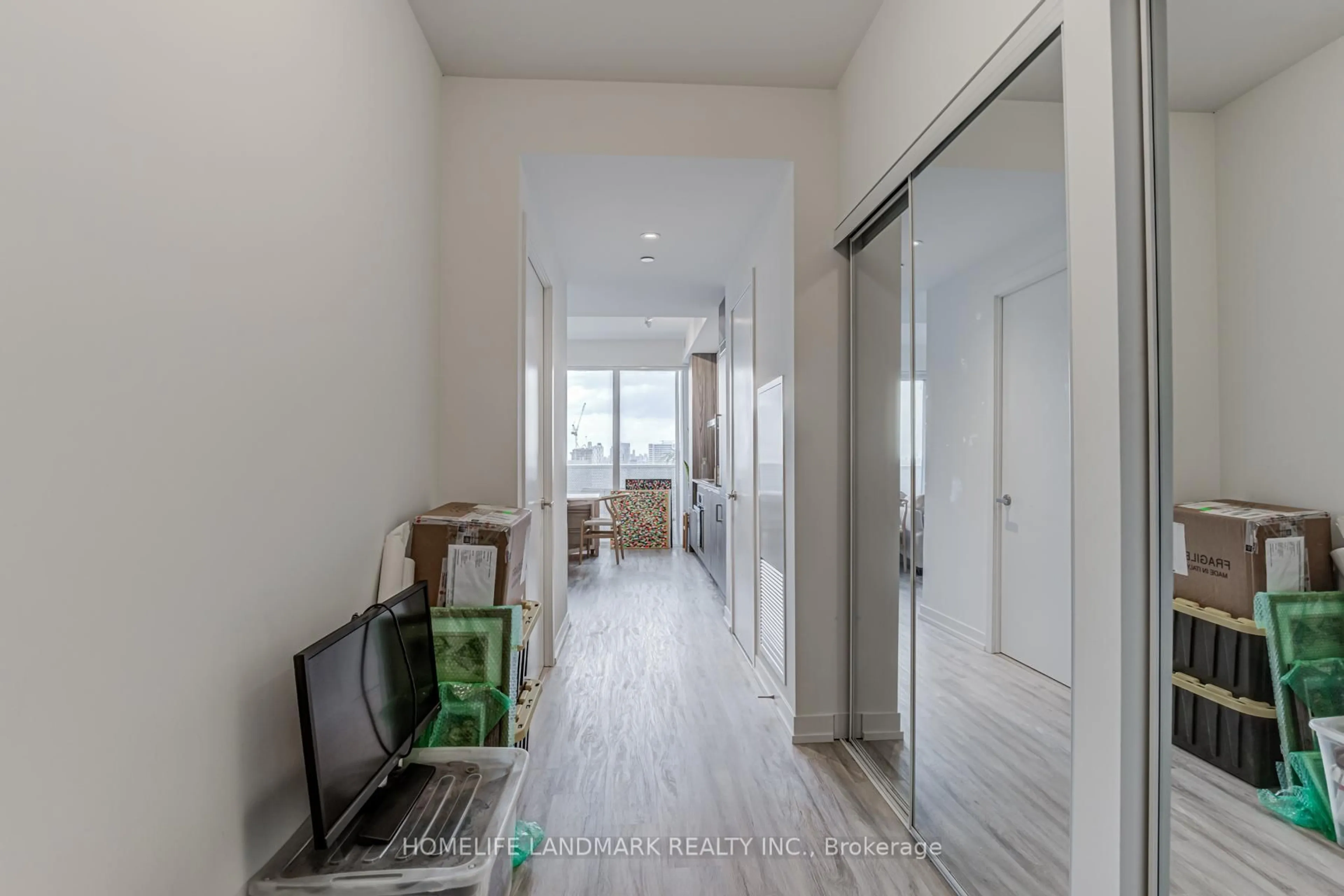 Indoor entryway for 55 Cooper St #5601, Toronto Ontario M5E 0G1