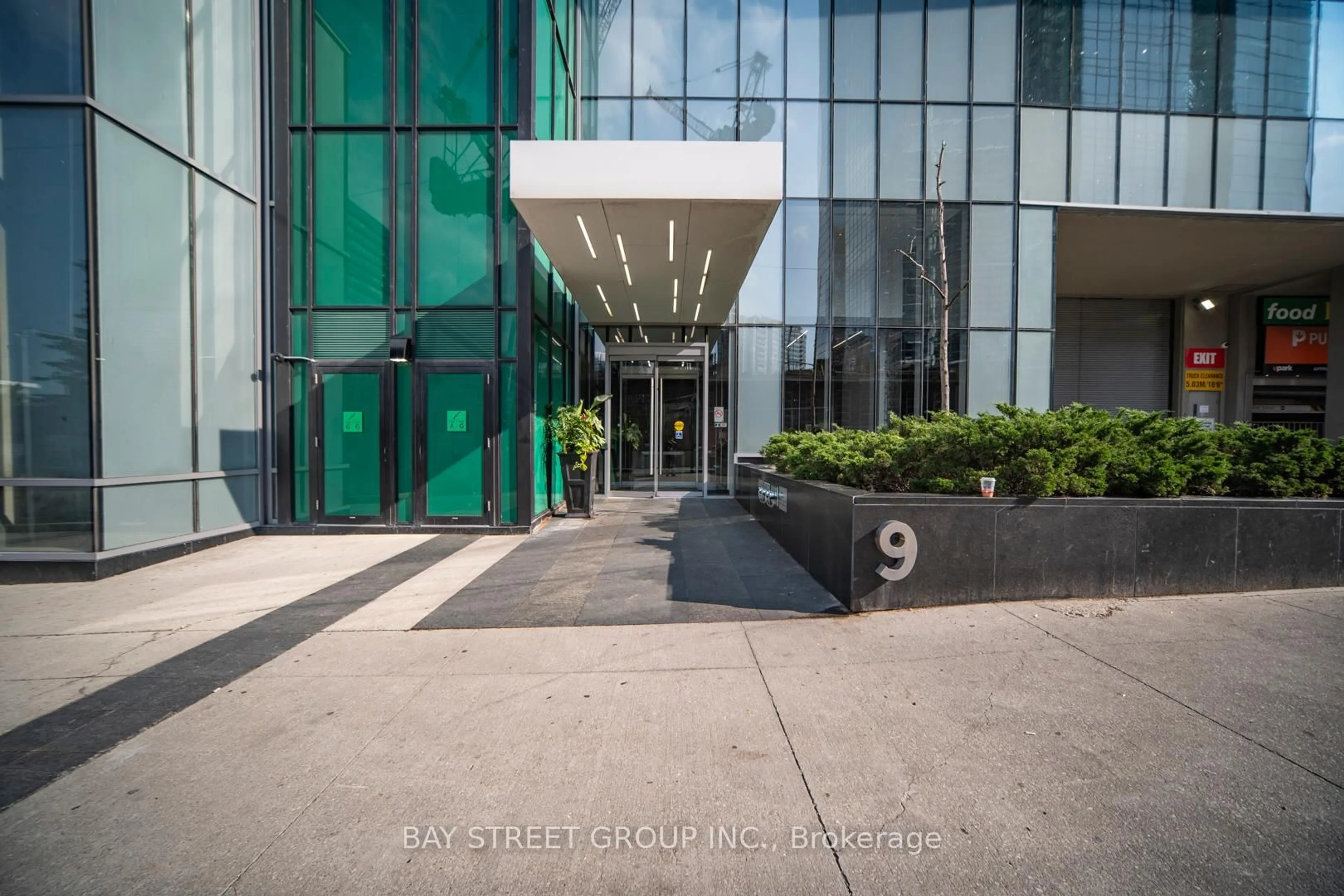 Indoor foyer for 9 Bogert Ave #3005, Toronto Ontario M2N 0H3