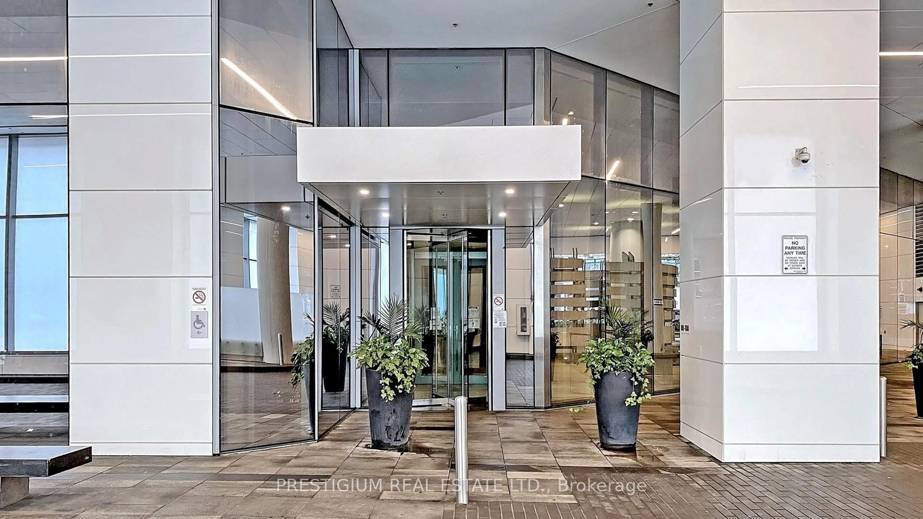 Indoor foyer for 88 Harbour St #3104, Toronto Ontario M7A 2S1
