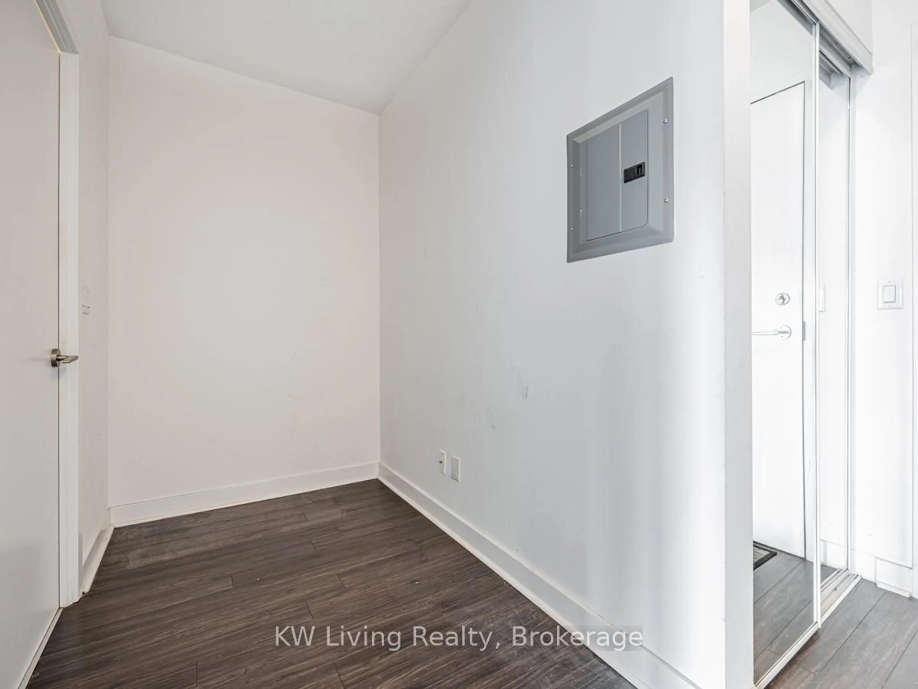 A pic of a room for 120 Dallimore Circ #819, Toronto Ontario M3C 4J1